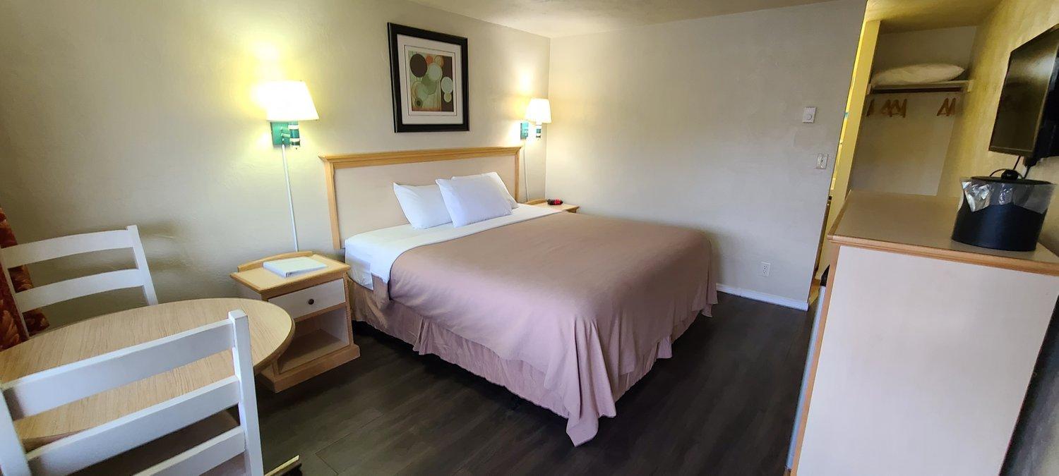 Economy Inn photo 5