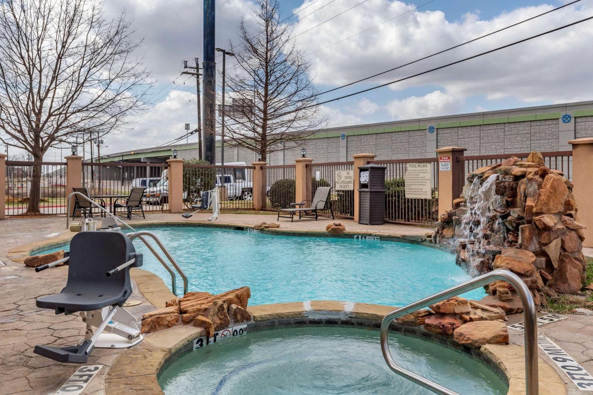 Best Western Plus DFW Airport West Euless photo 2