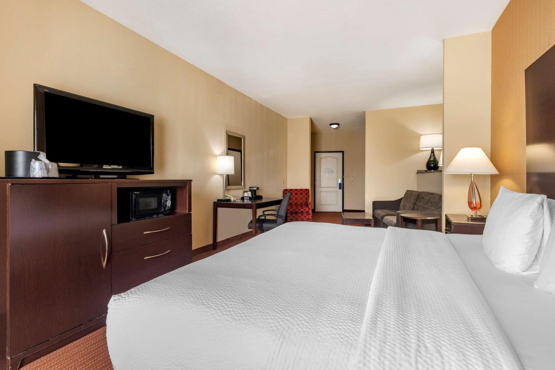 Best Western Plus DFW Airport West Euless photo 12