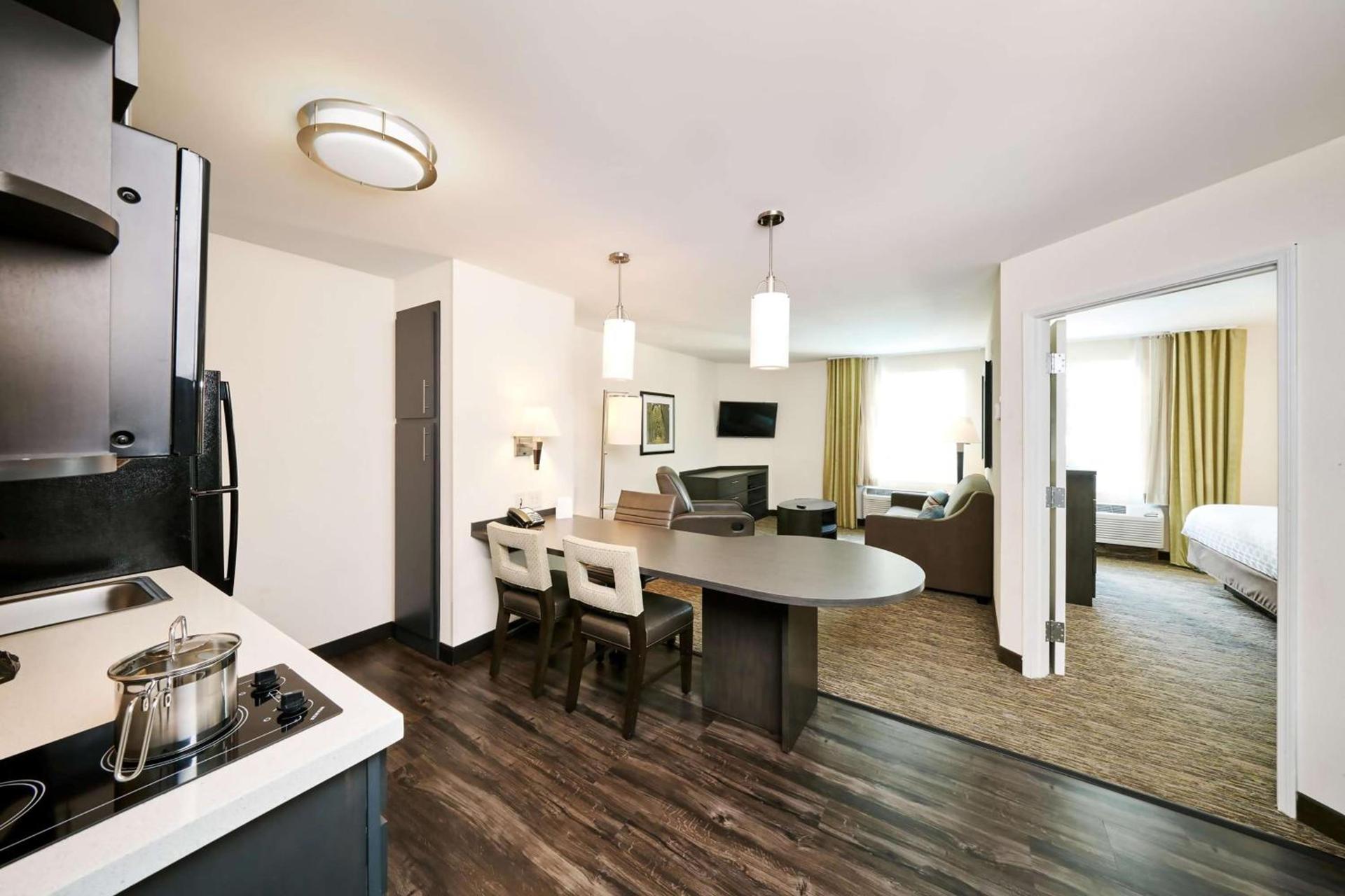 Sonesta Simply Suites Austin The Domain Area photo 4