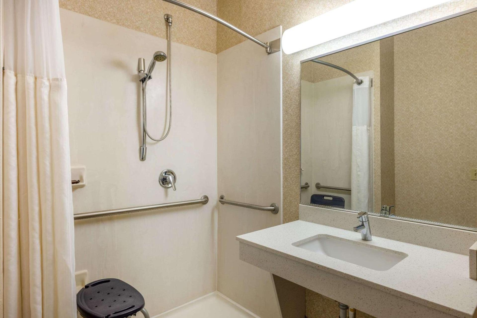 Wingate by Wyndham Gillette photo 18