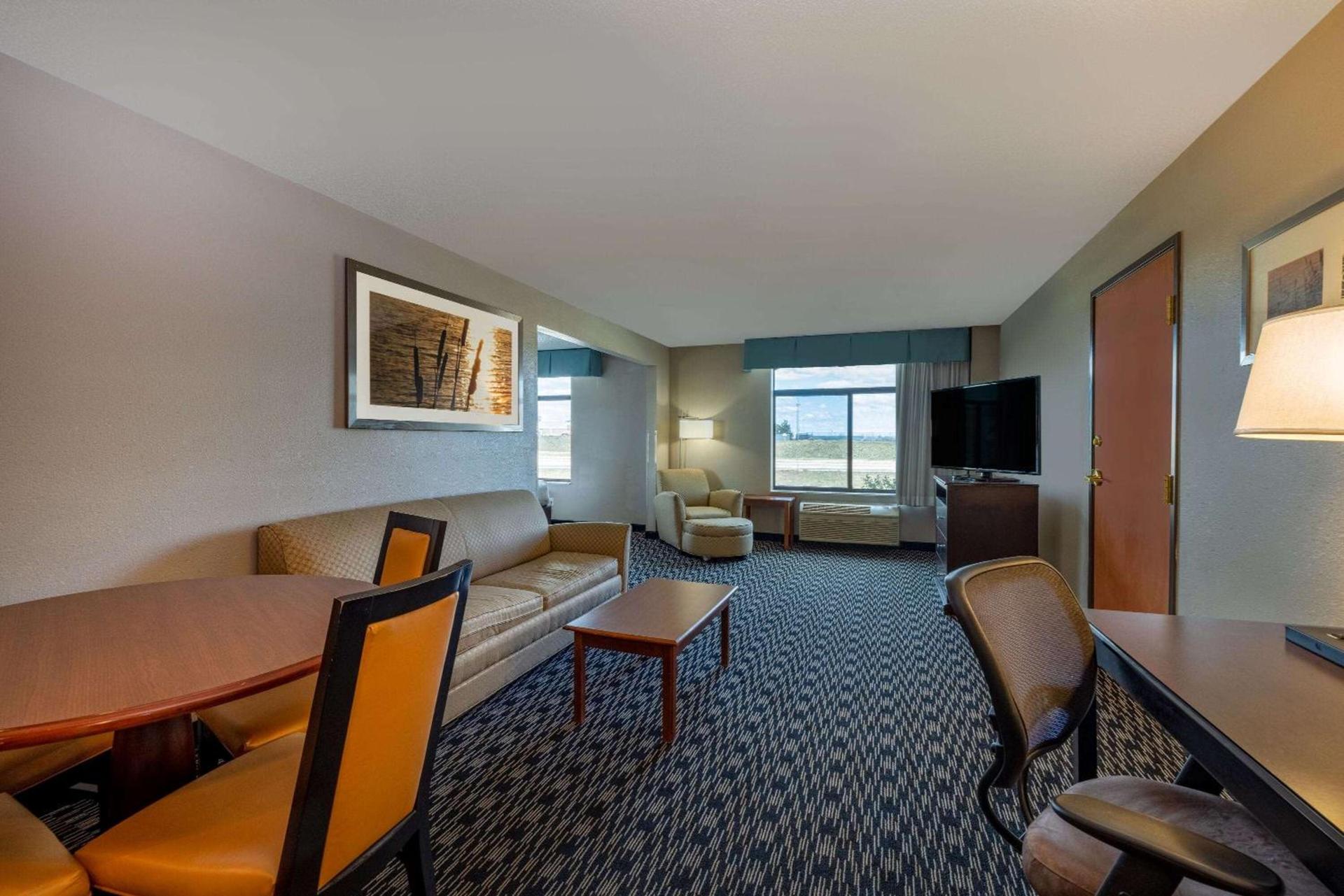 Wingate by Wyndham Gillette photo 32