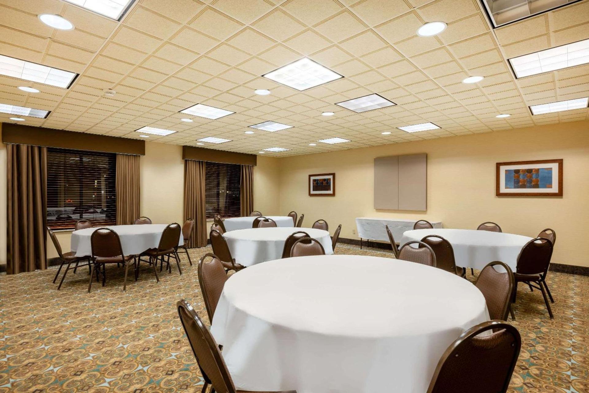 Wingate by Wyndham Gillette photo 33