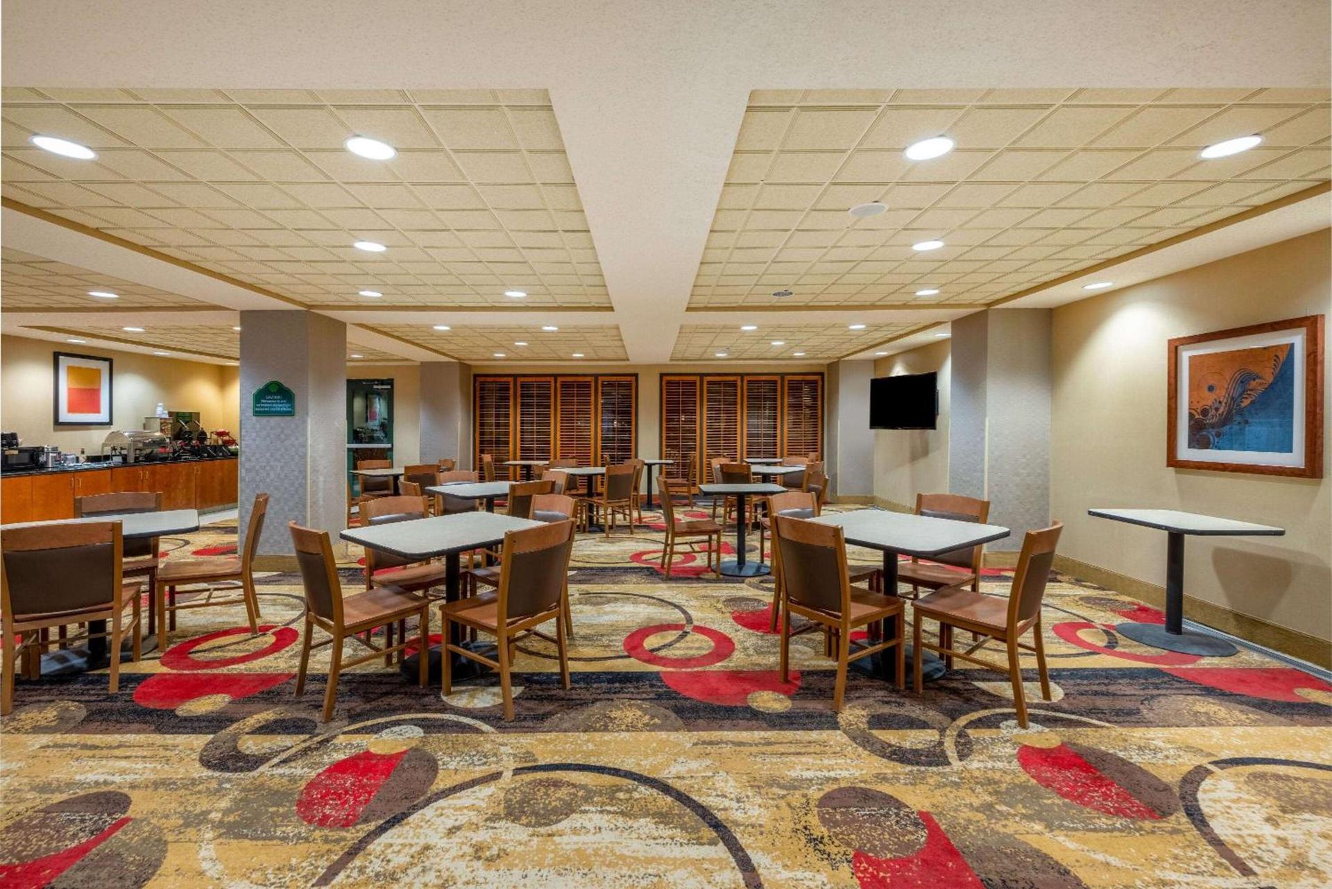 Wingate by Wyndham Gillette photo 36