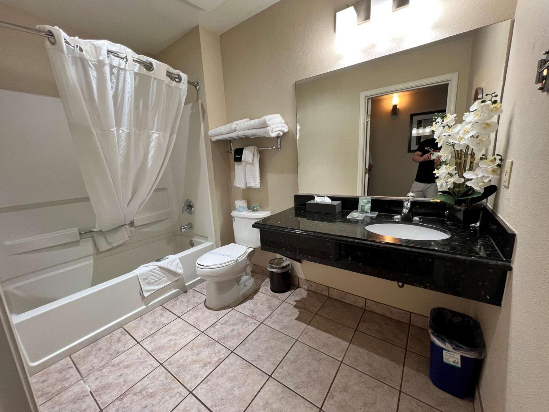 Best Western Americana photo 17