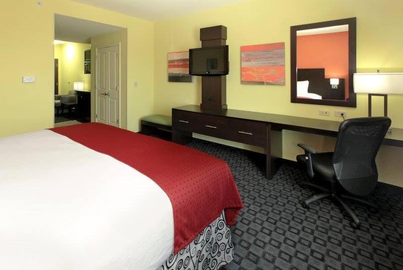 Holiday Inn Garland by IHG photo 2
