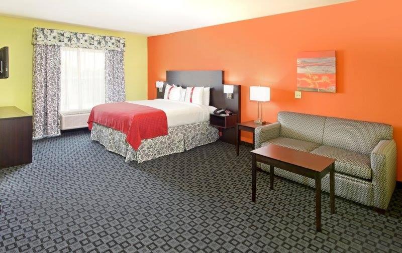 Holiday Inn Garland by IHG photo 5