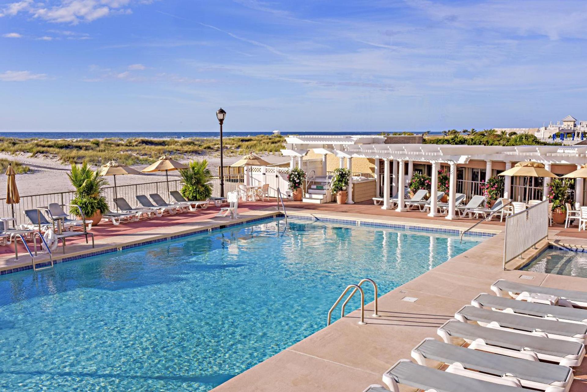 Reges Oceanfront Resort photo 20
