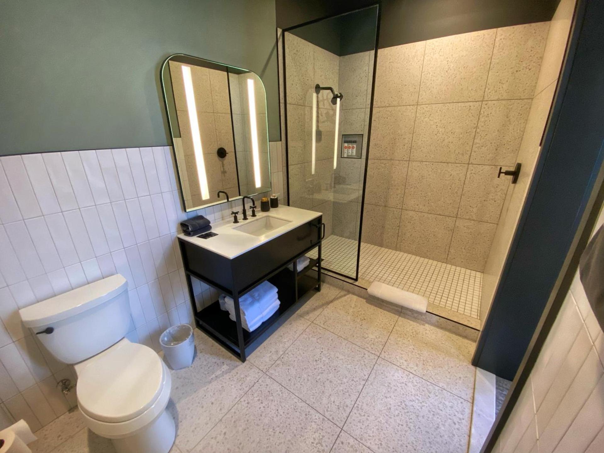 Kinn Guesthouse Downtown photo 6