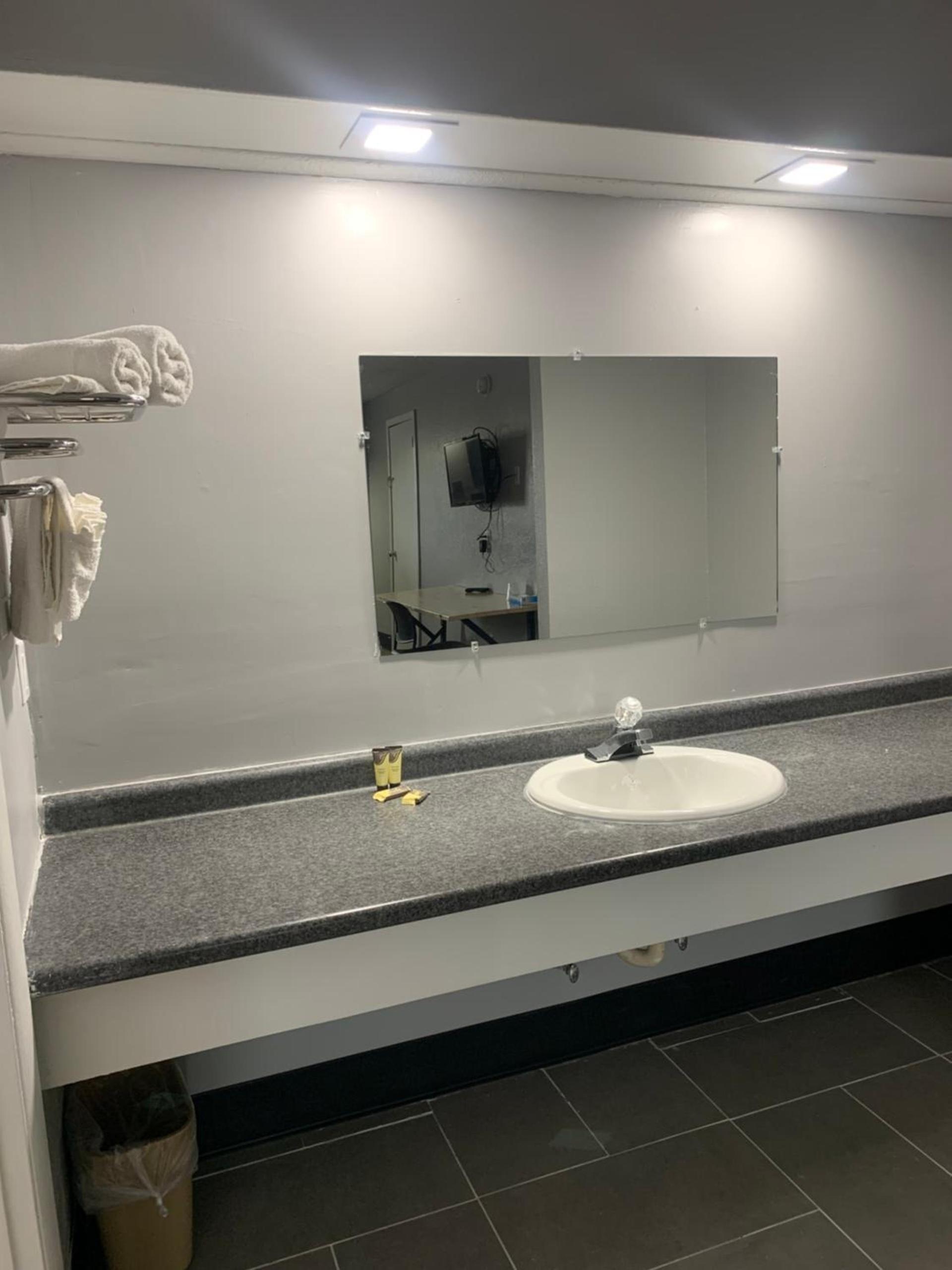 ROYALINN photo 18
