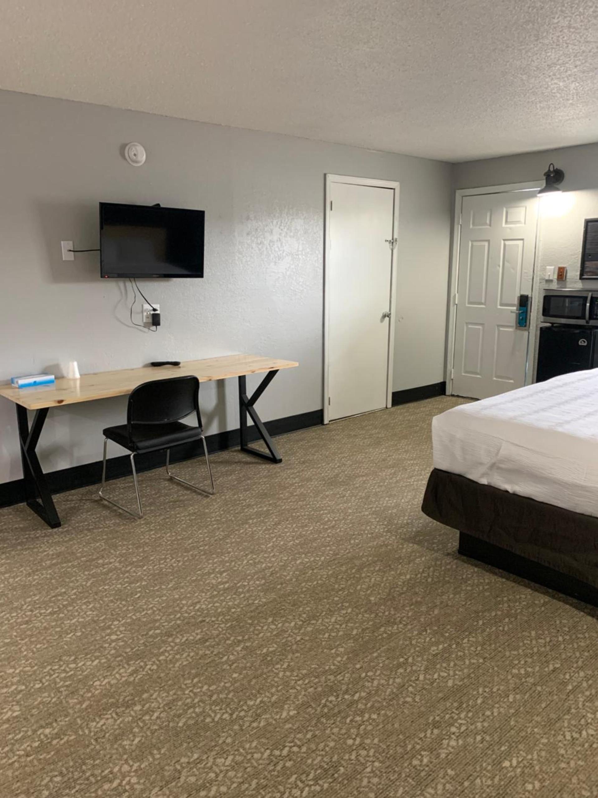 ROYALINN photo 20