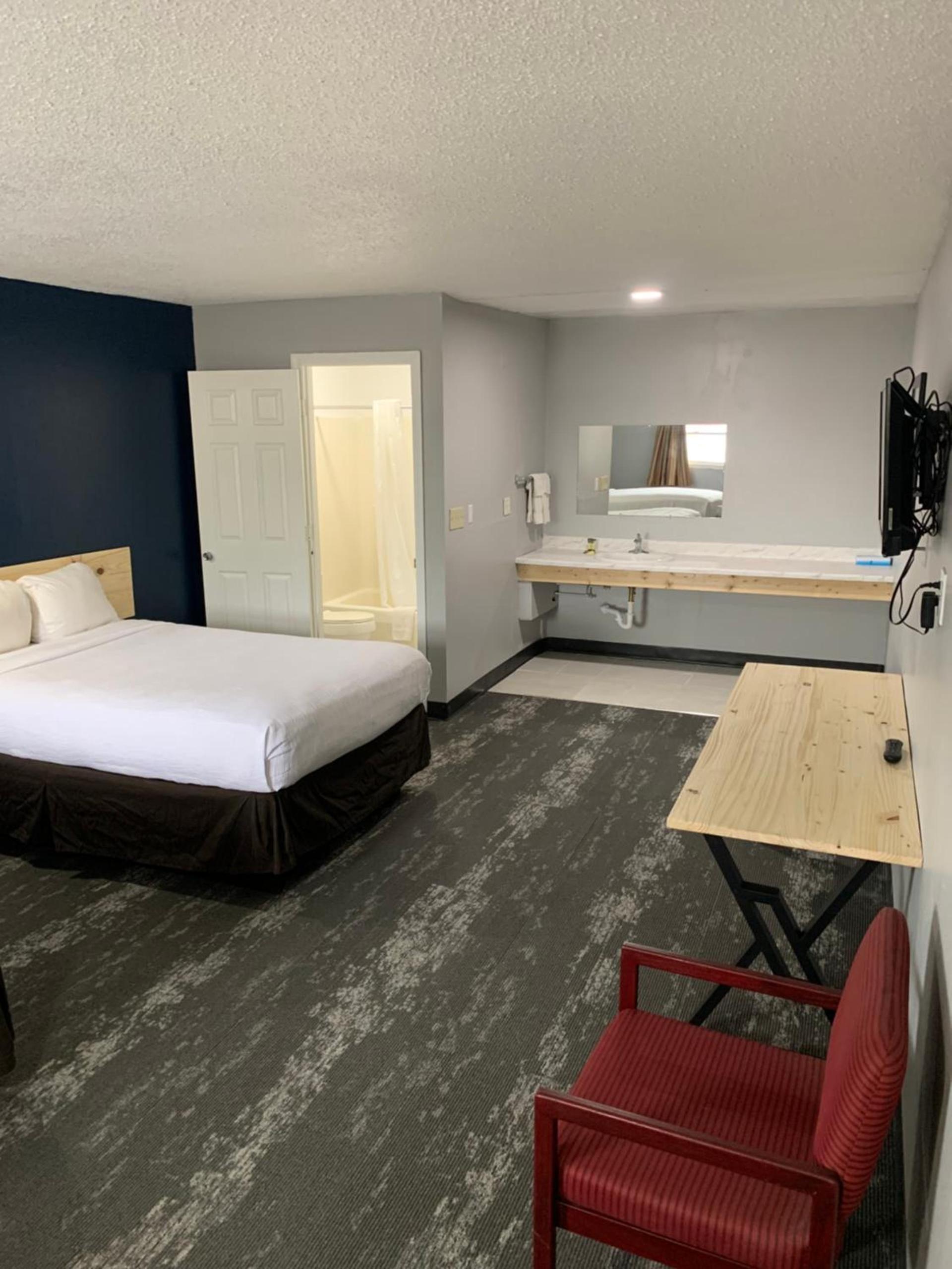 ROYALINN photo 8