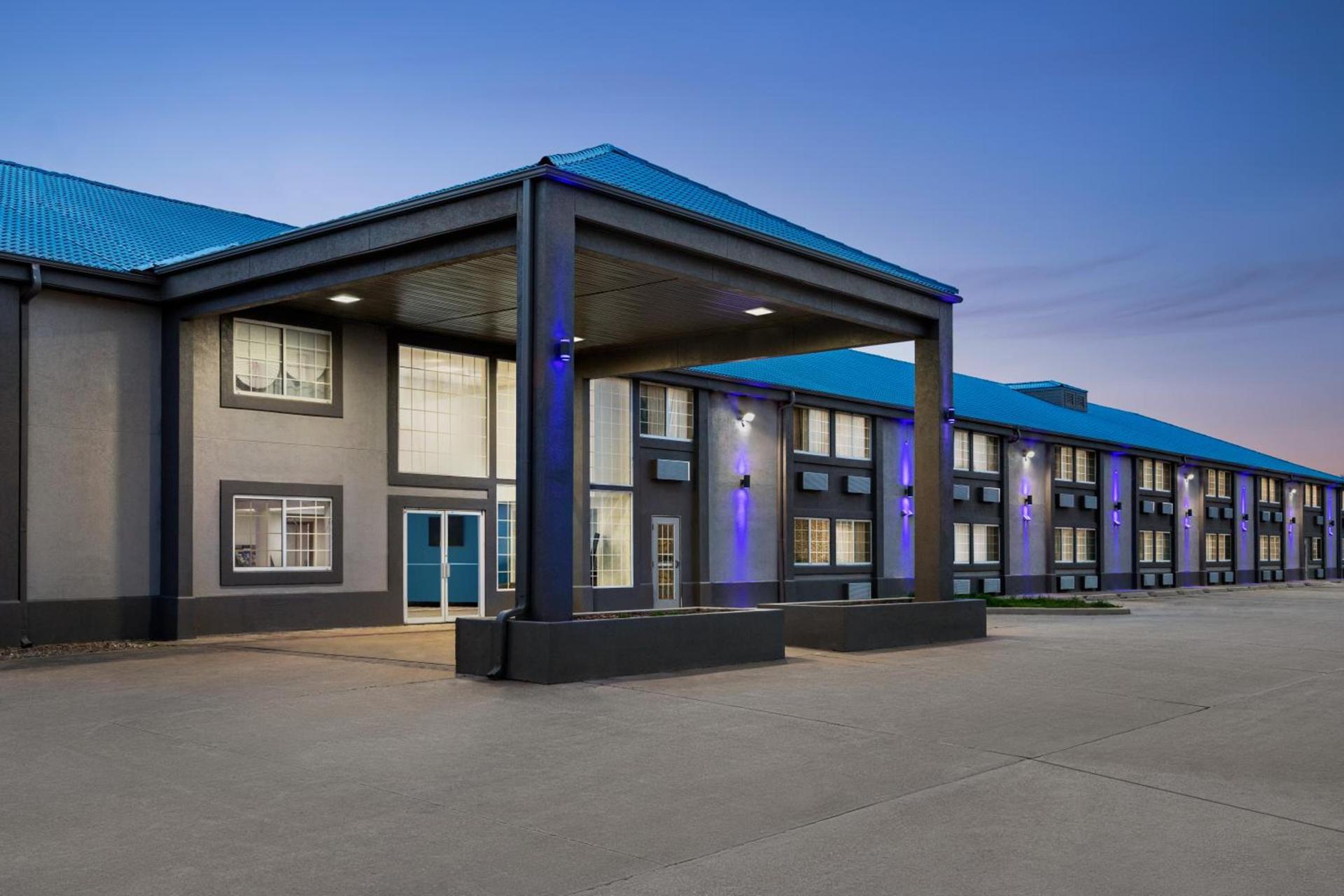 Baymont by Wyndham Blackwell I-35 photo 67