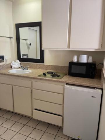 California Suites Hotel photo 17