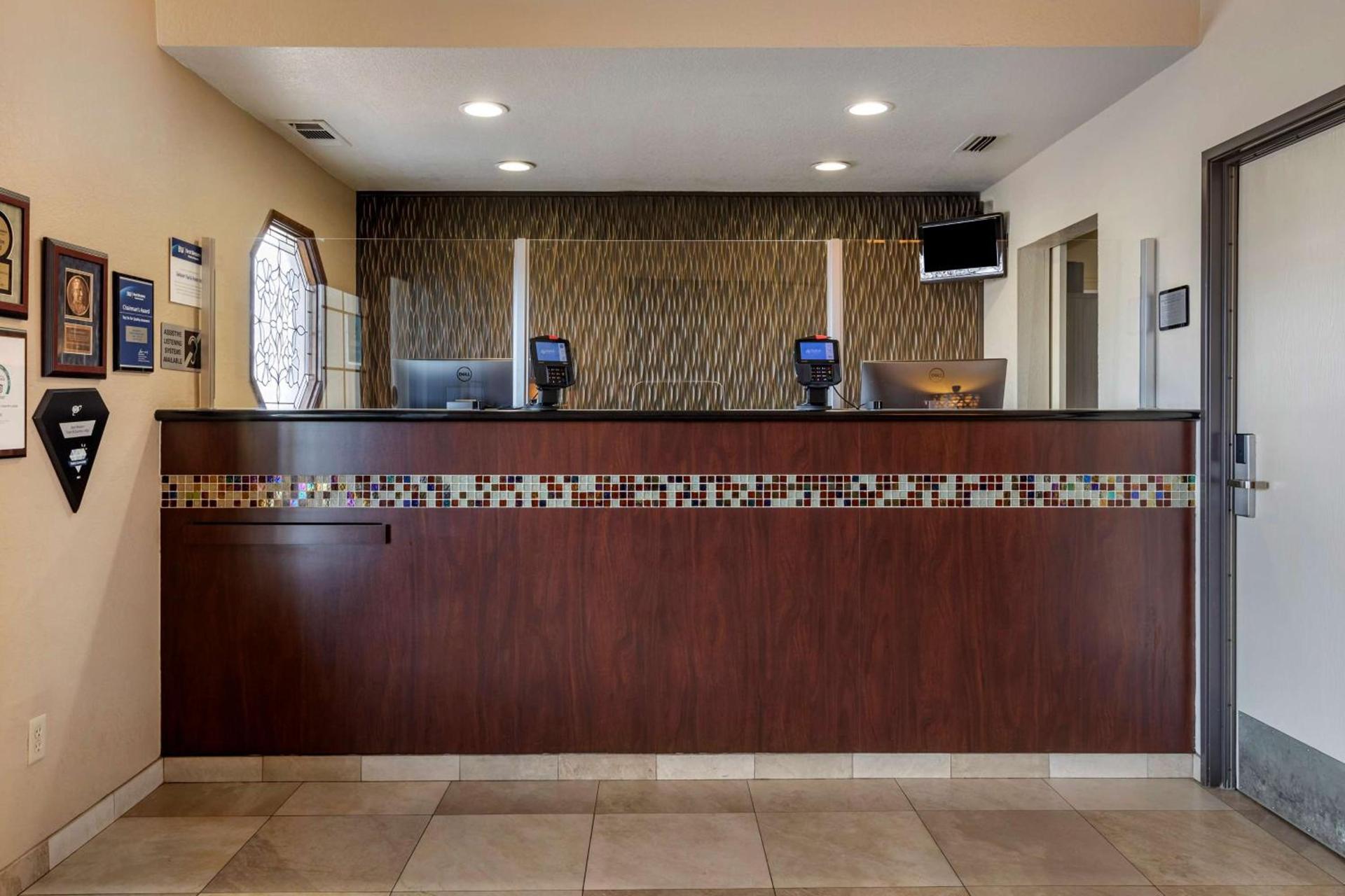 Best Western Town & Country Lodge photo 29
