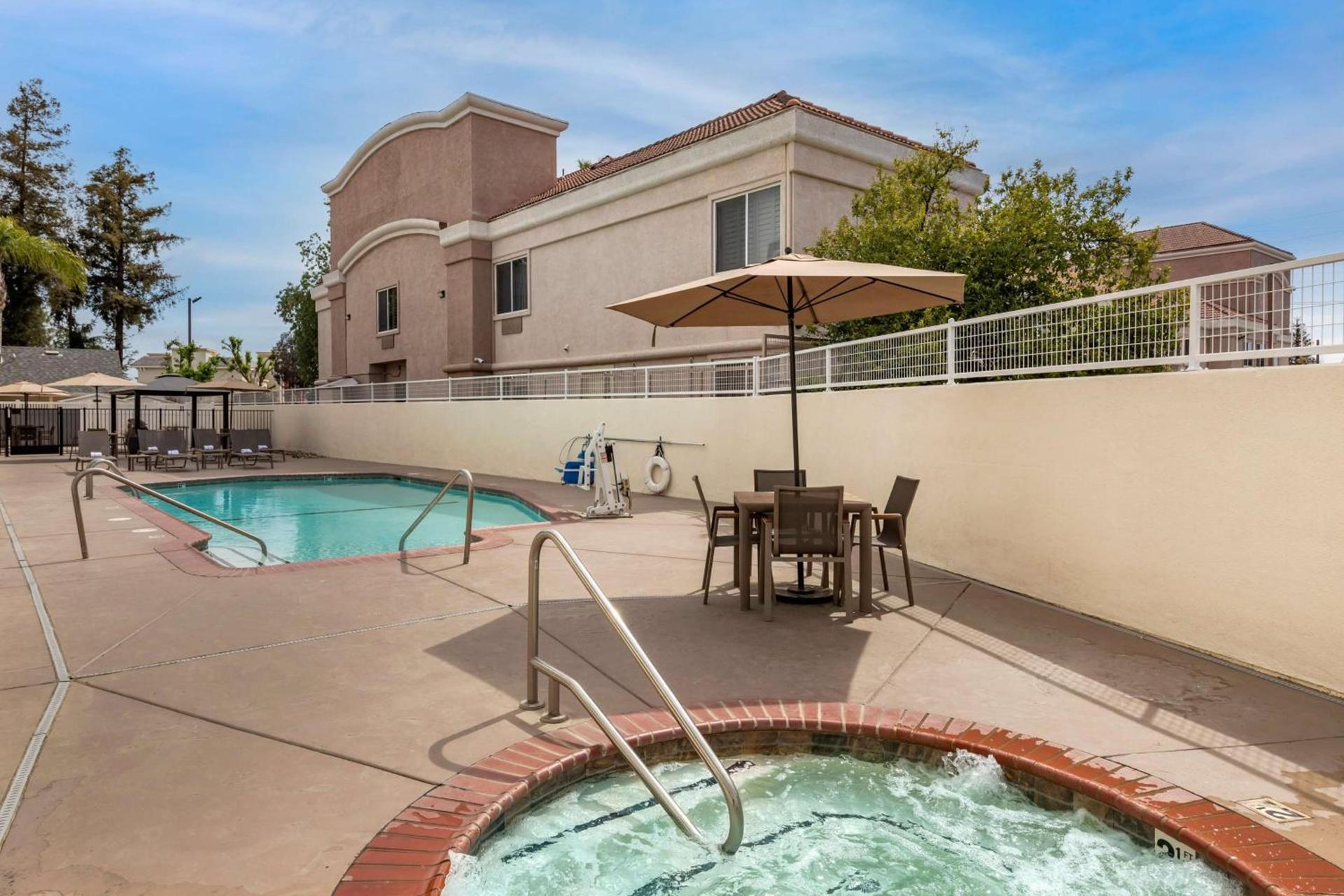 Best Western Town & Country Lodge photo 3
