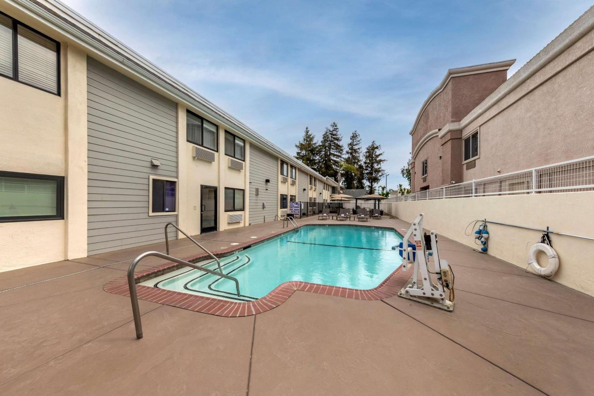 Best Western Town & Country Lodge photo 14