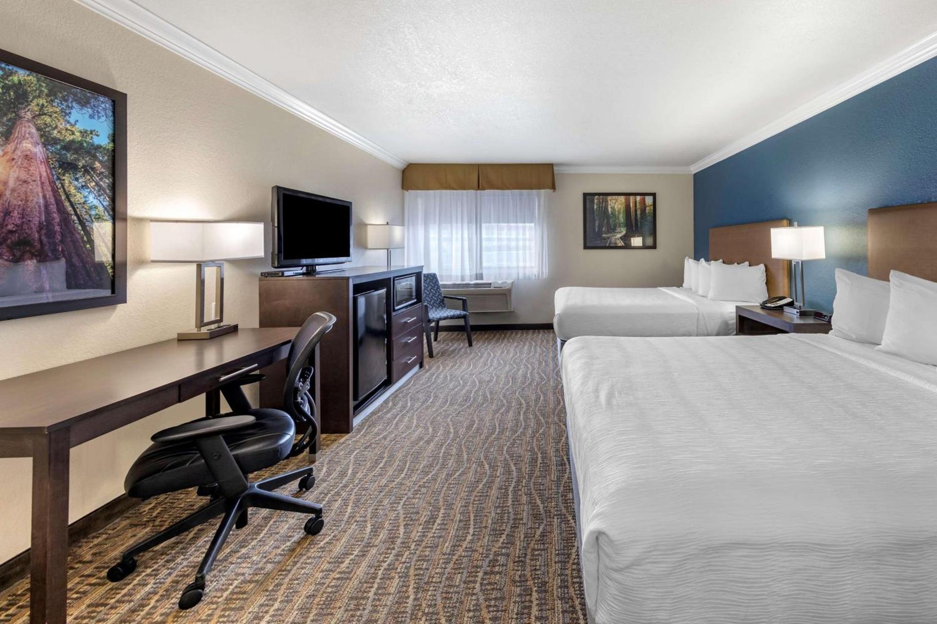Best Western Town & Country Lodge photo 19