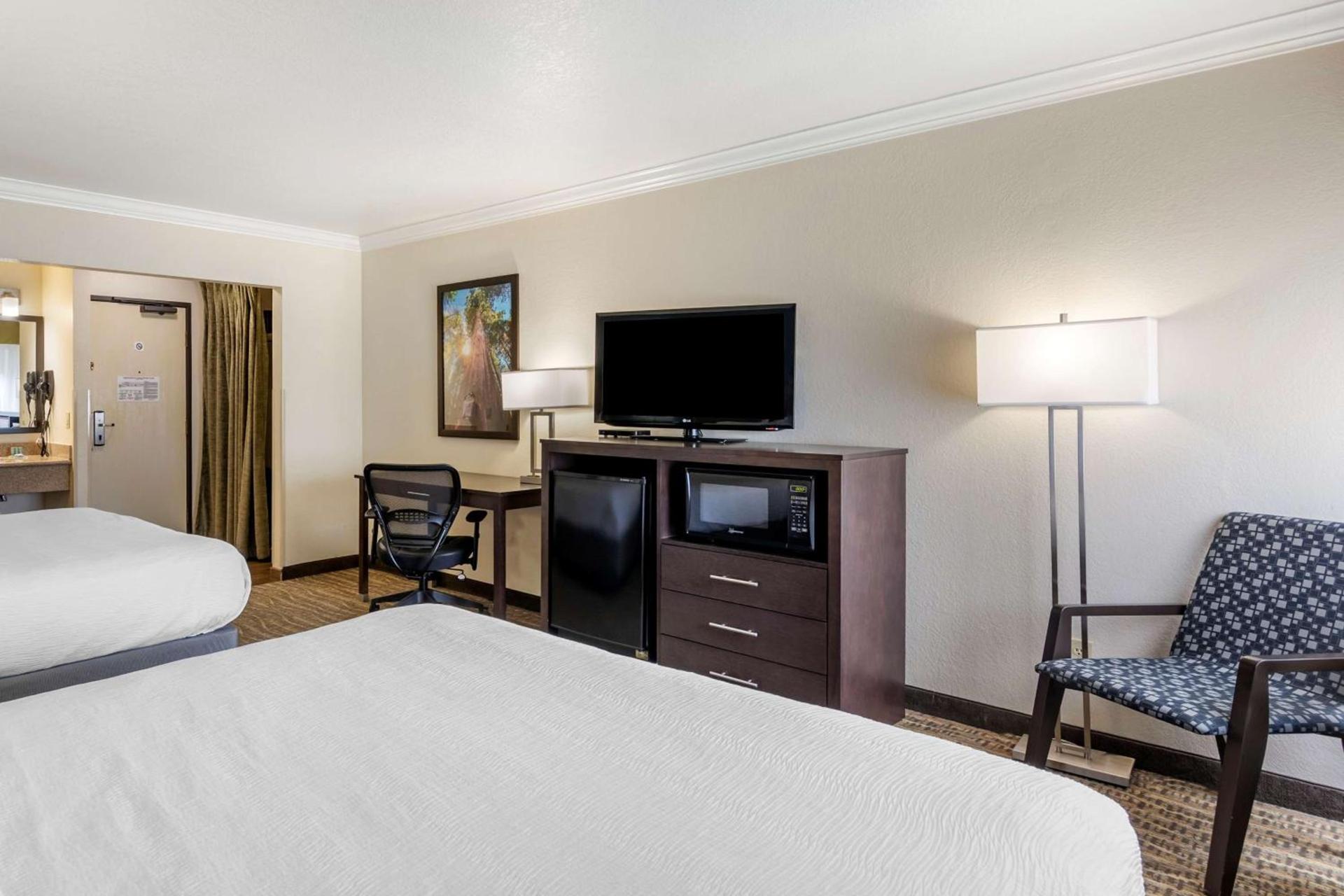 Best Western Town & Country Lodge photo 20