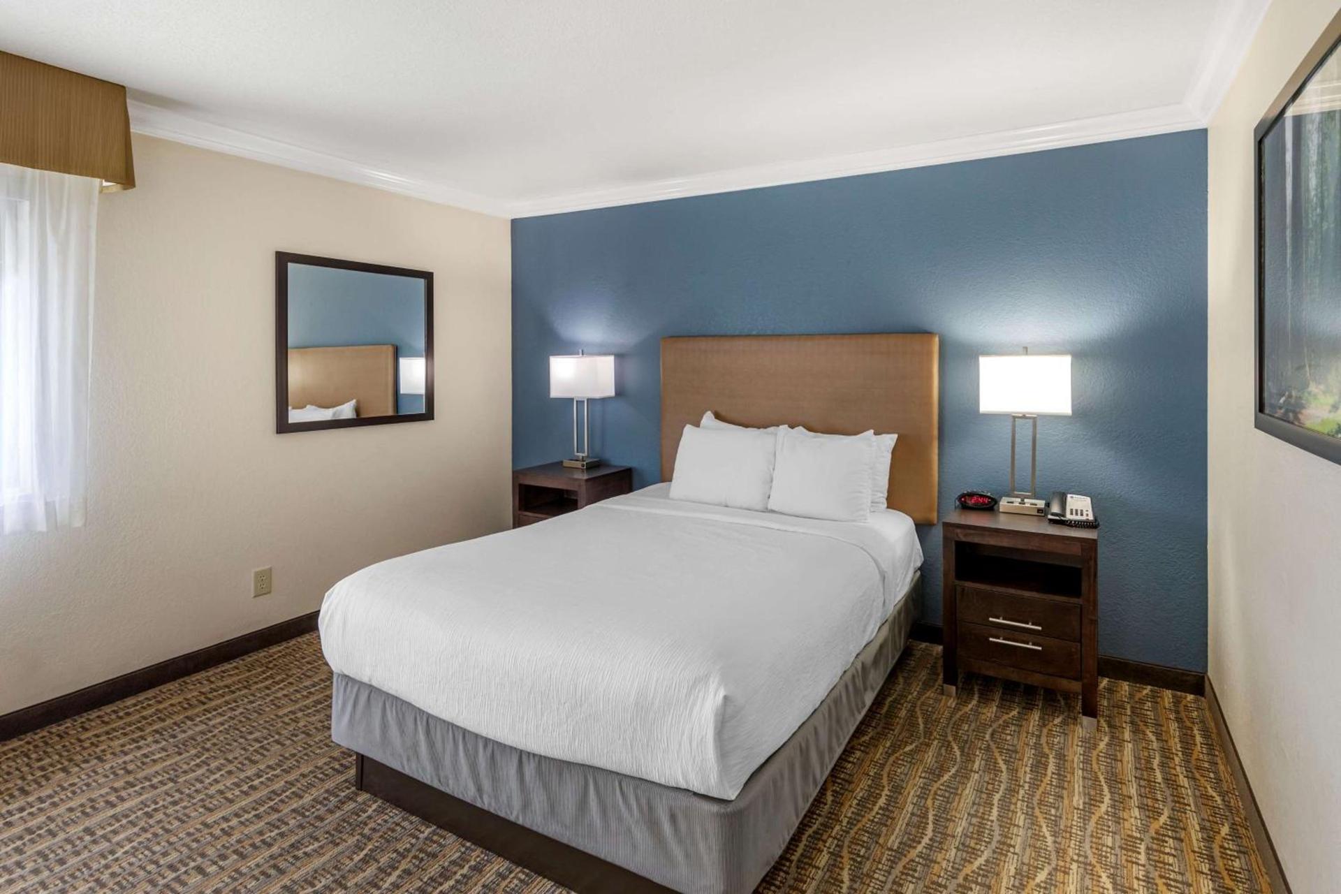 Best Western Town & Country Lodge photo 7