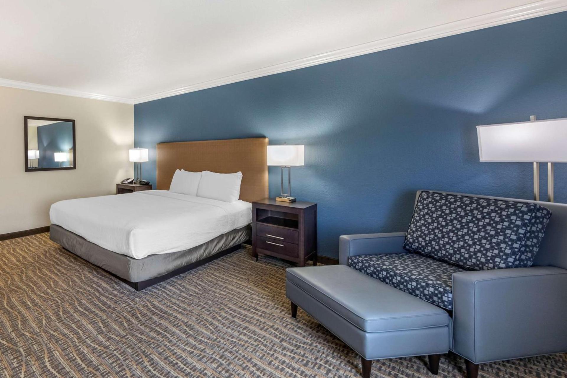 Best Western Town & Country Lodge photo 9