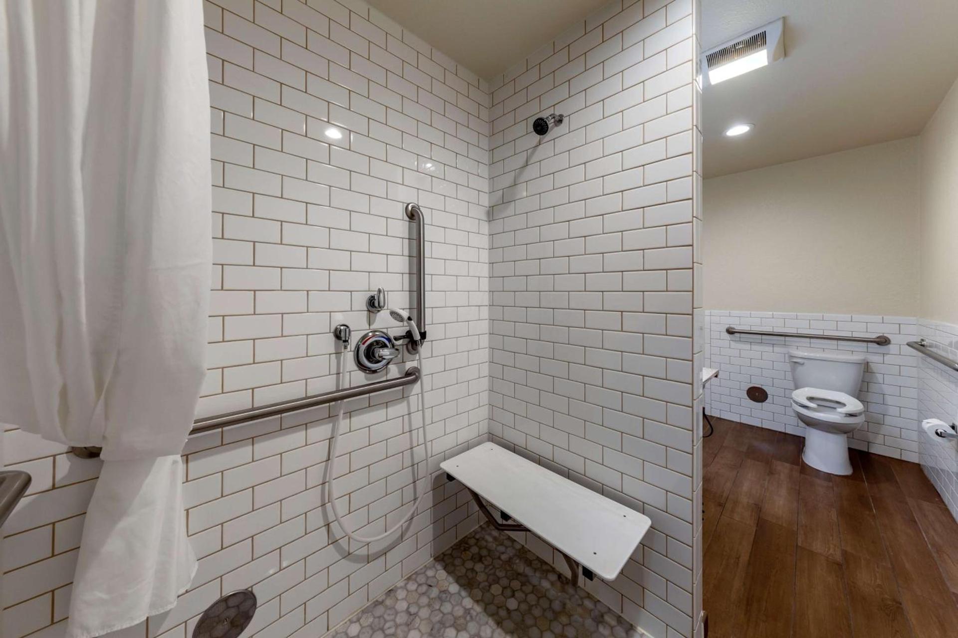 Best Western Town & Country Lodge photo 25