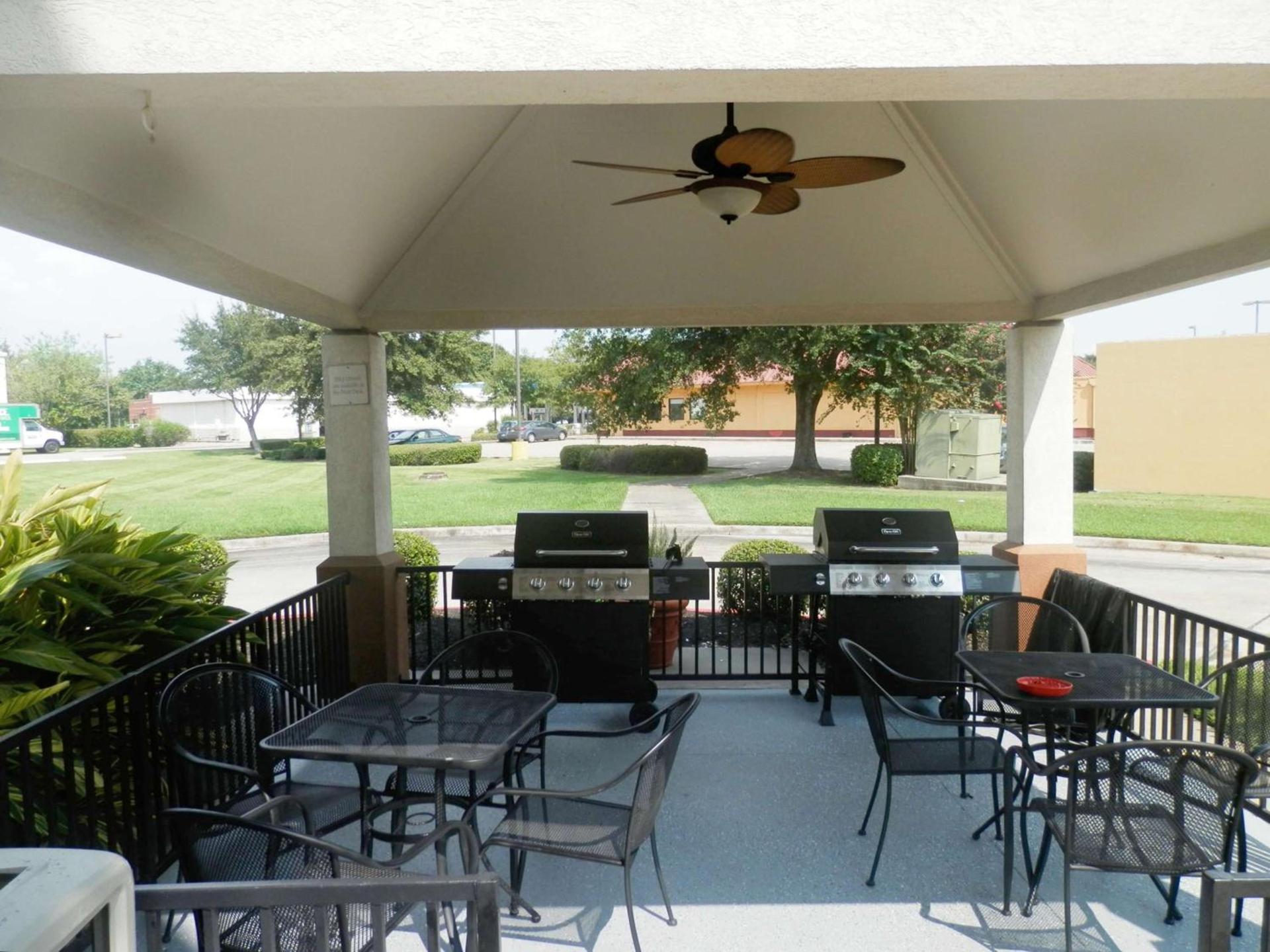 Sonesta Simply Suites Houston – NASA Clear Lake photo 23