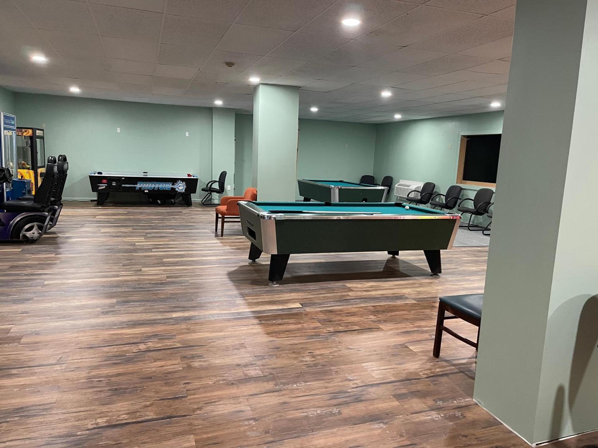 Days Inn by Wyndham Lincoln photo 7