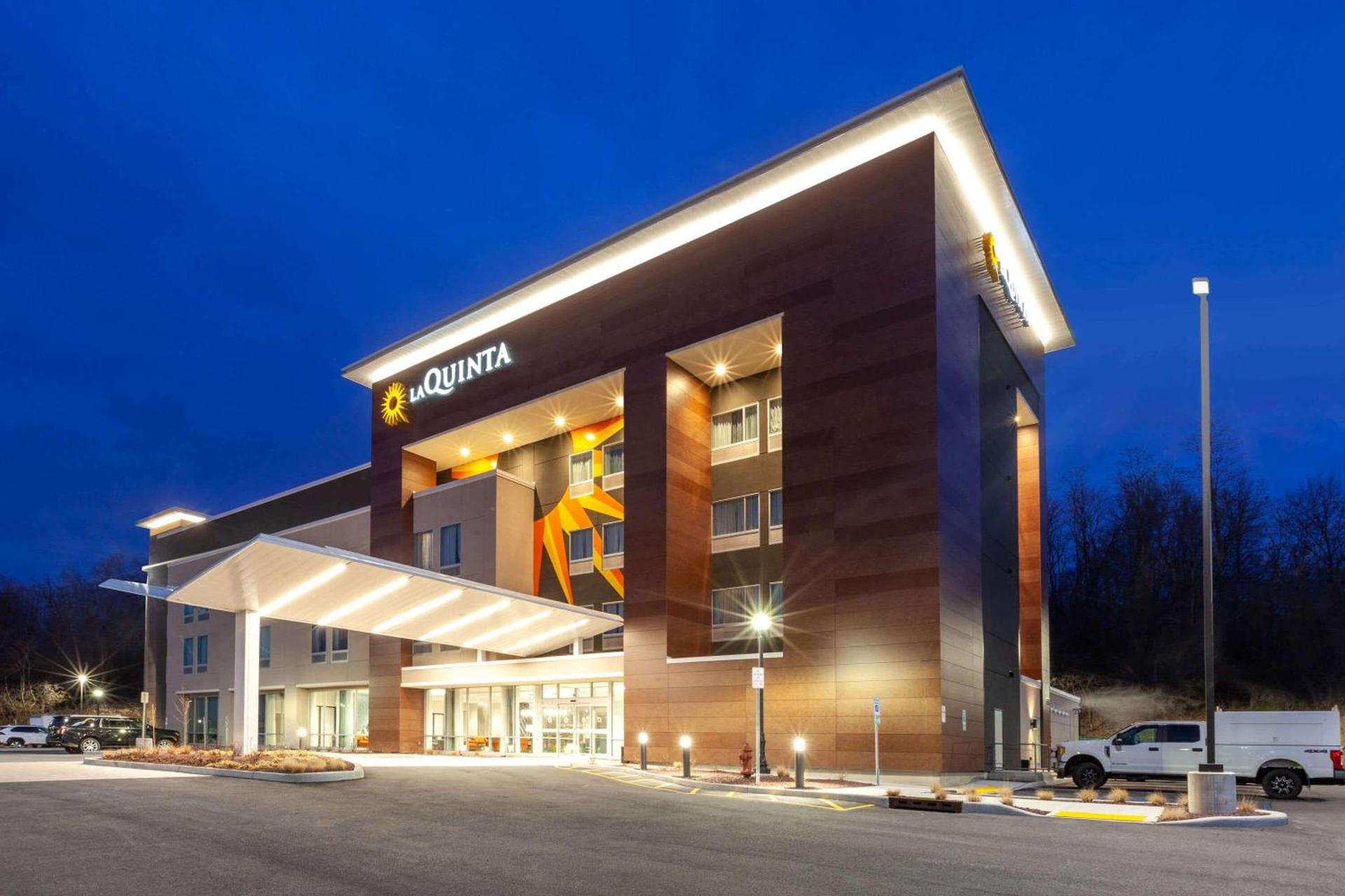 La Quinta Inn & Suites by Wyndham Middletown-Goshen — hotel in Middletown