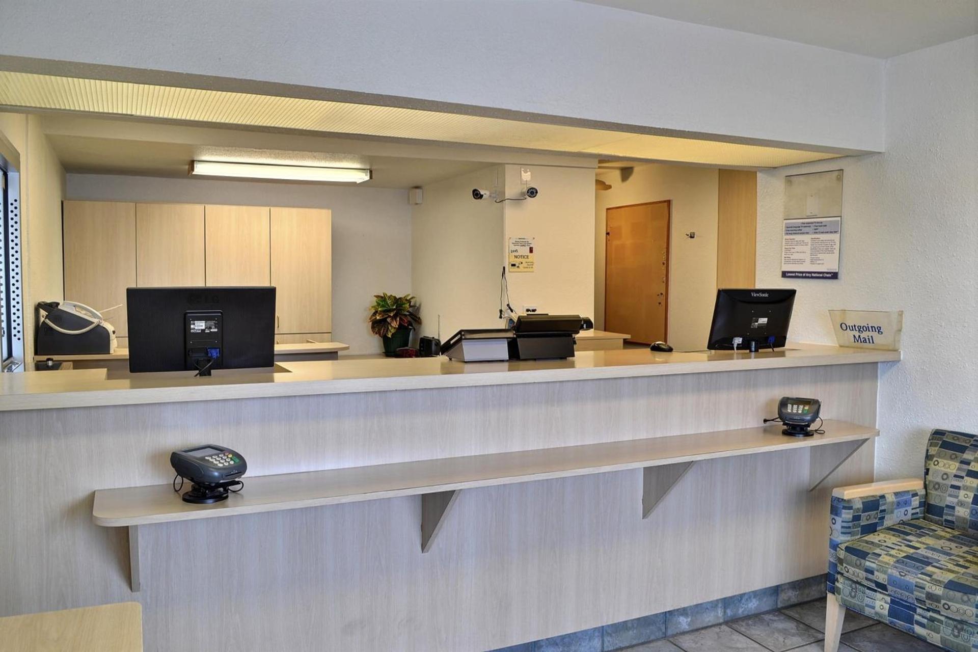 Motel 6-Billings, MT - South photo 33