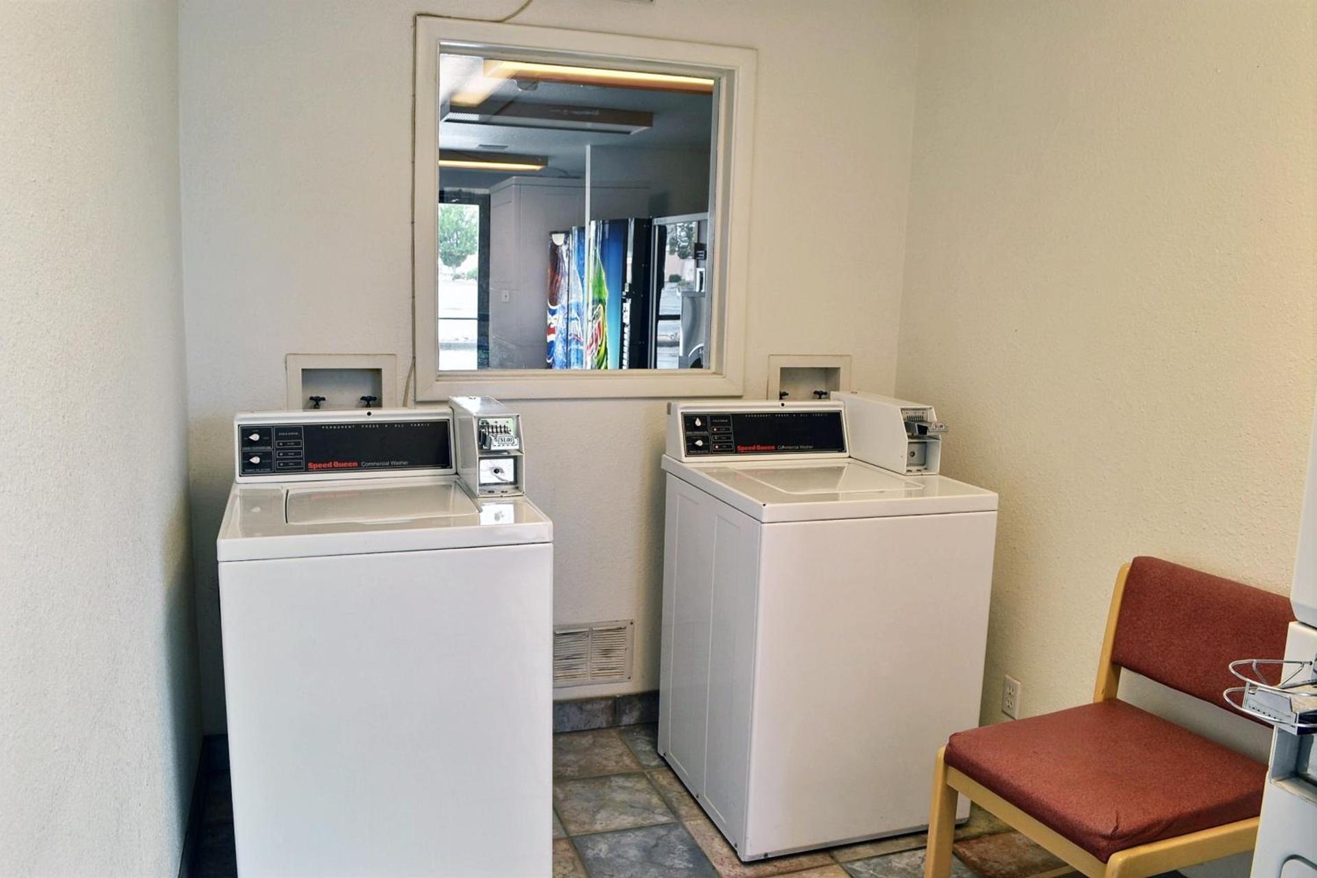 Motel 6-Billings, MT - South photo 35