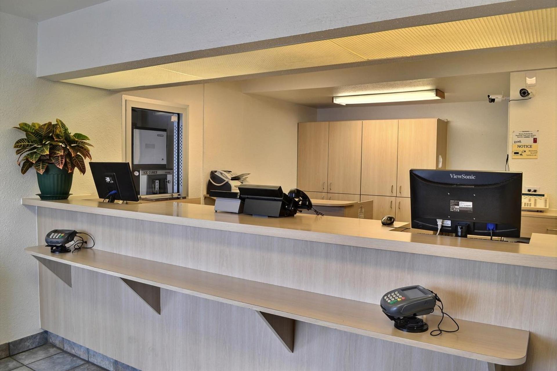 Motel 6-Billings, MT - South photo 38