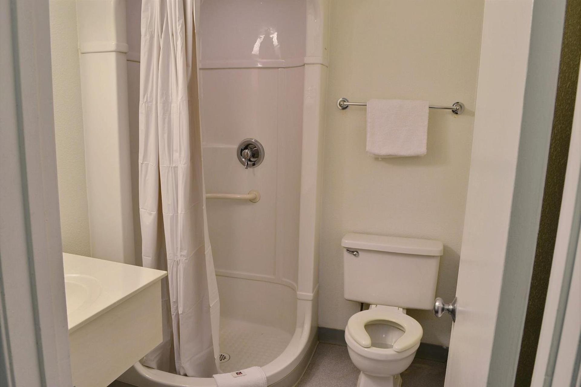 Motel 6-Billings, MT - South photo 40
