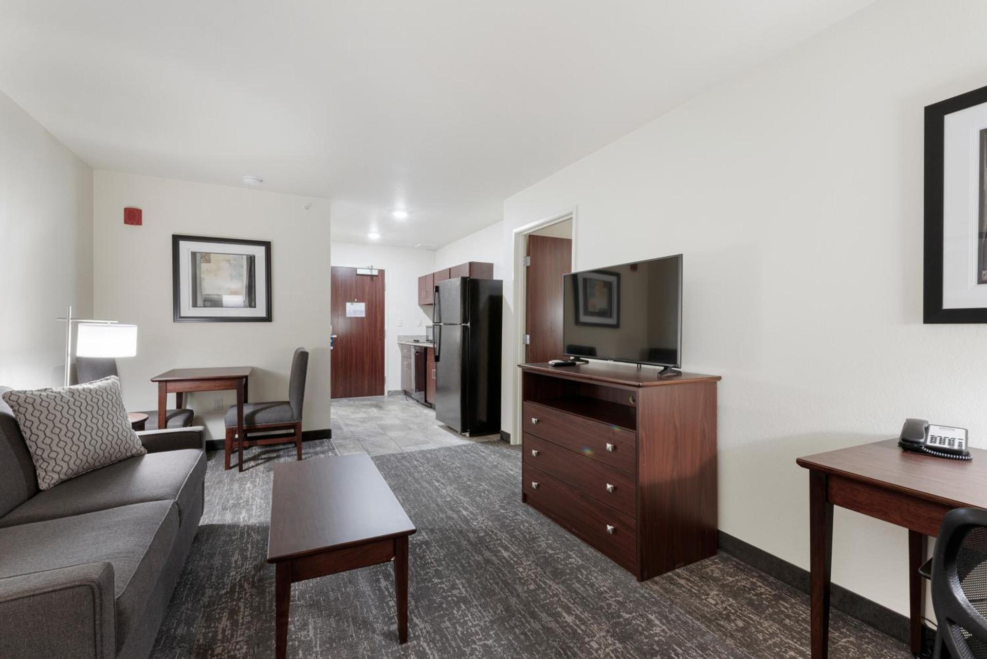 Cobblestone Hotel & Suites - Urbana photo 8