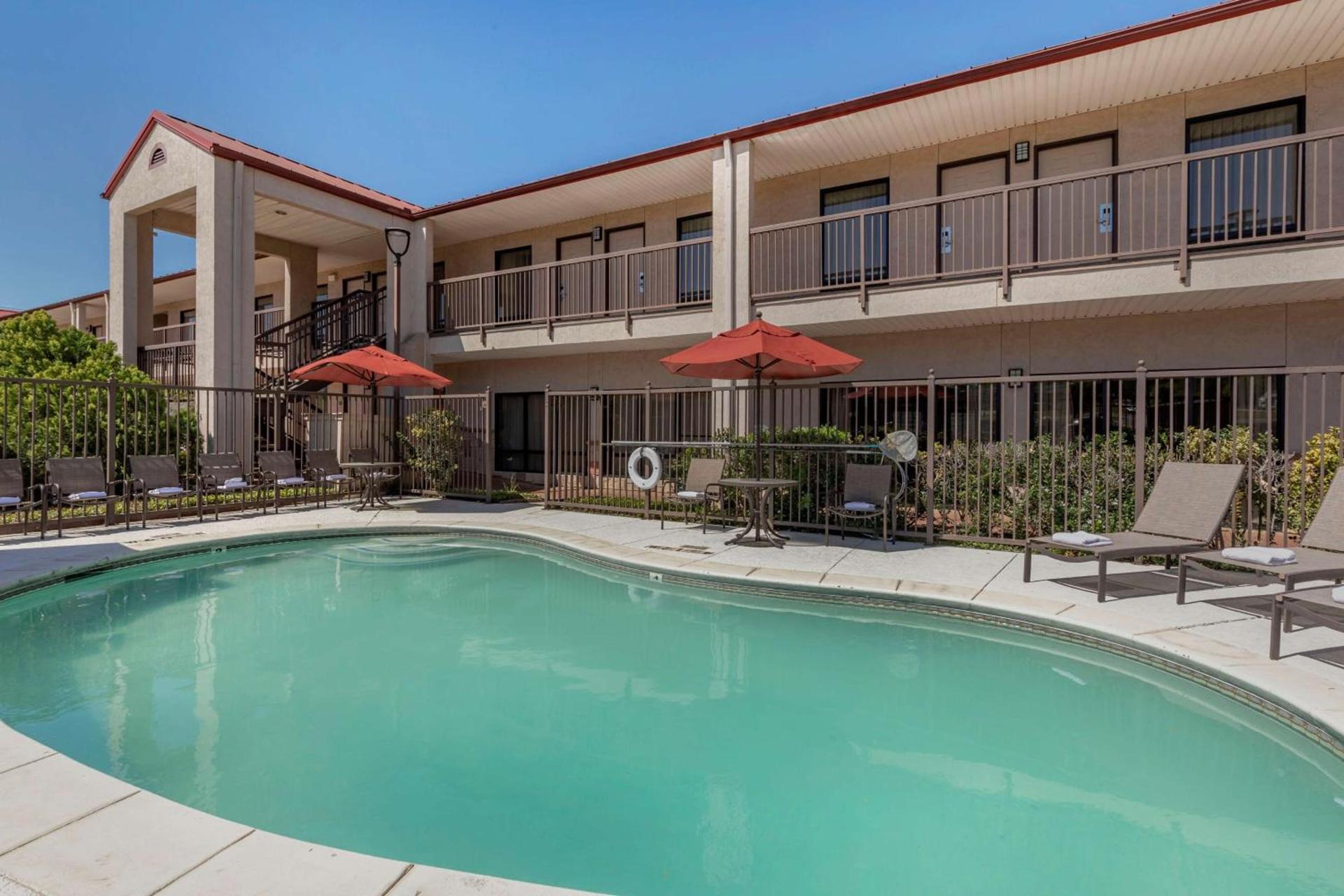 Best Western Lindale Inn photo 2