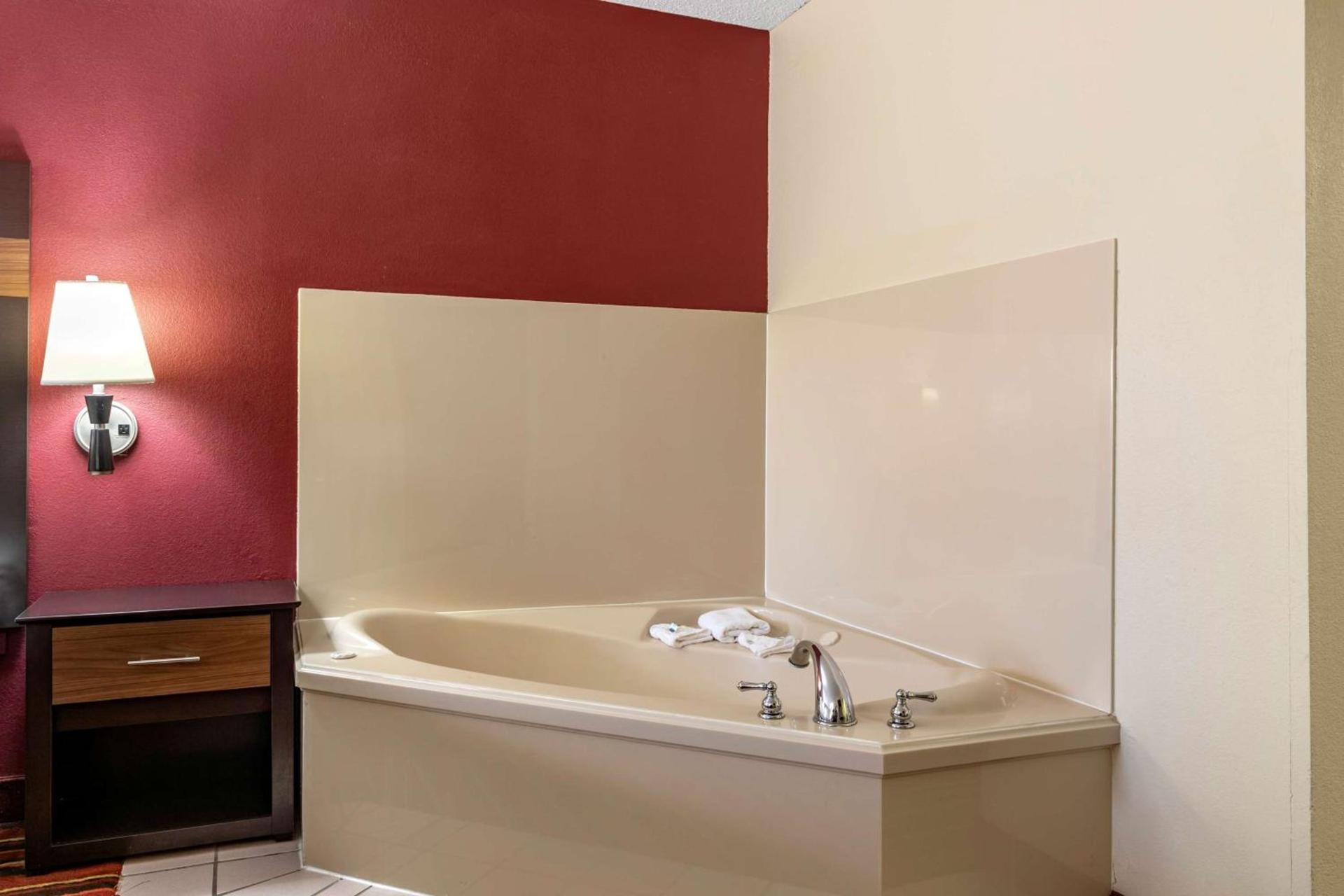 Best Western Lindale Inn photo 12