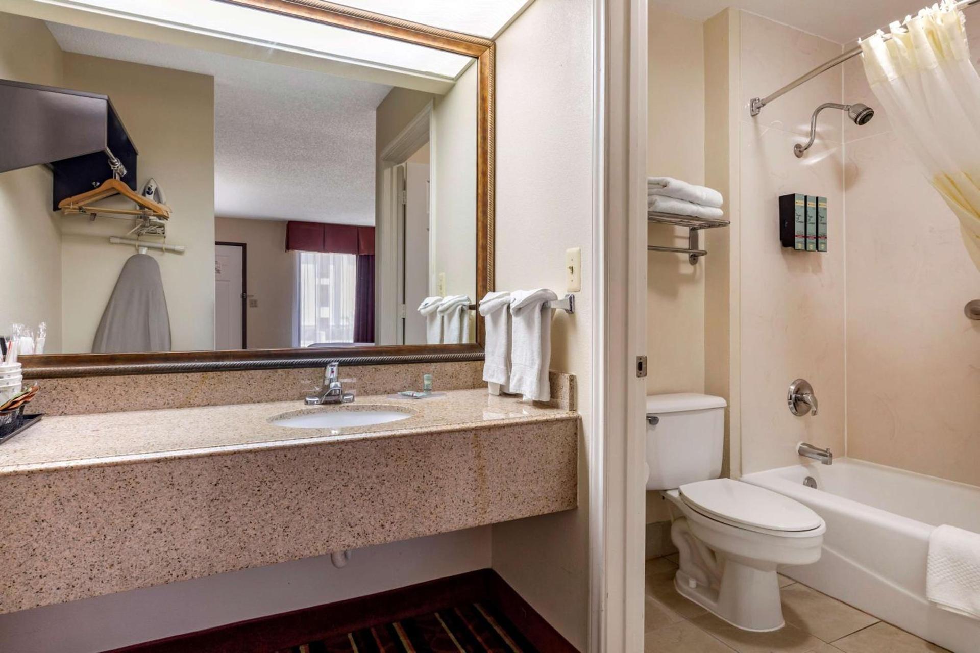 Best Western Lindale Inn photo 14