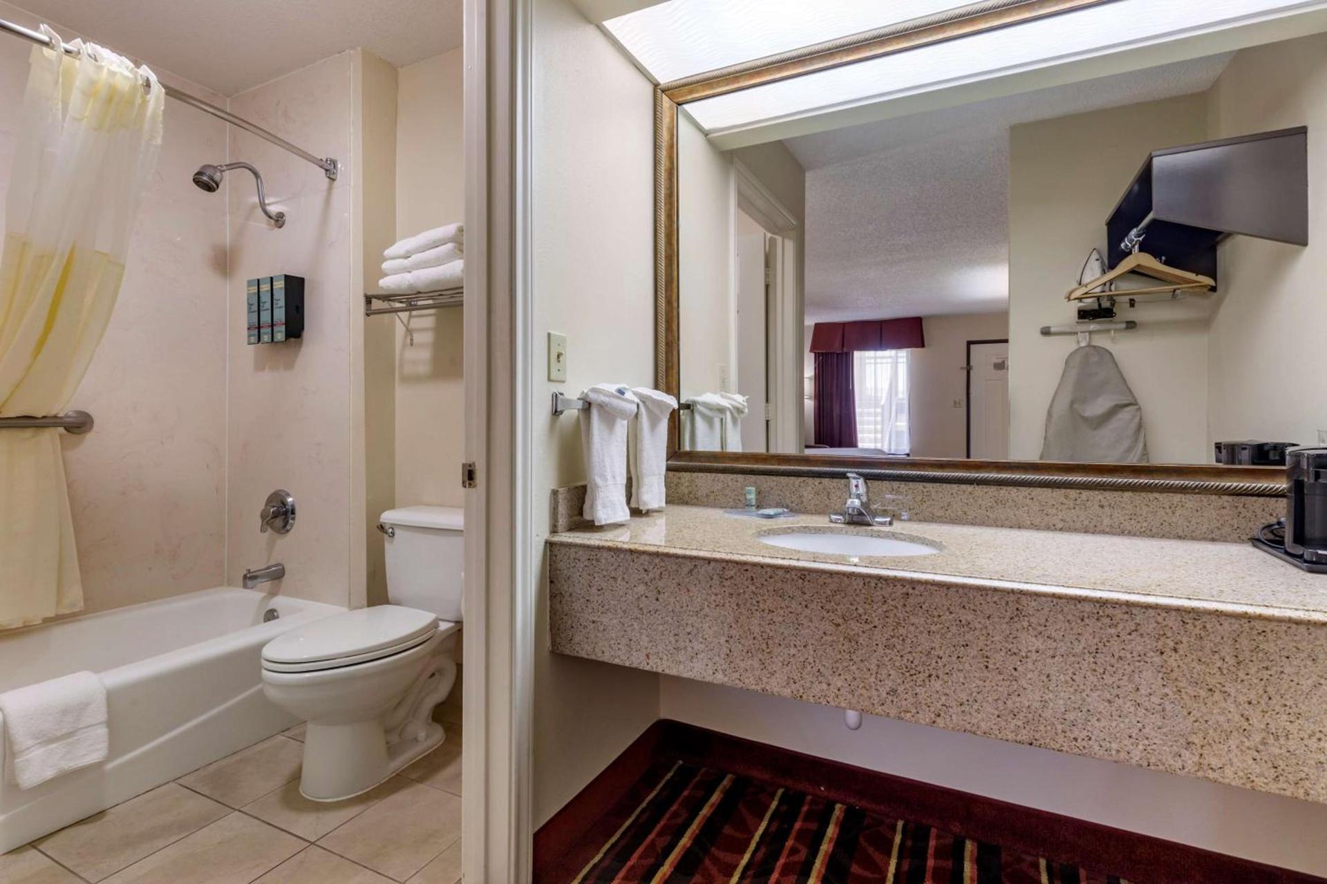 Best Western Lindale Inn photo 9