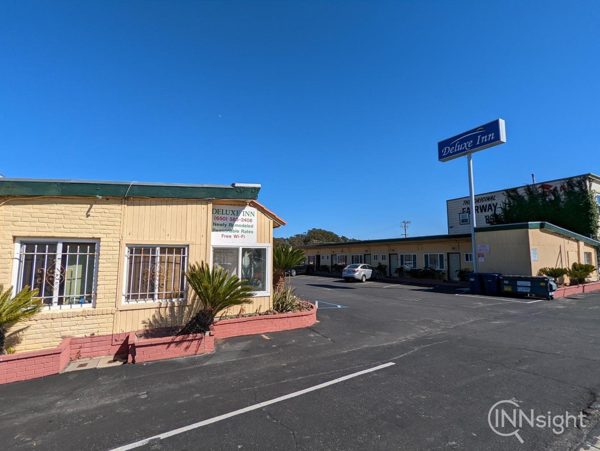 Deluxe Inn photo 9