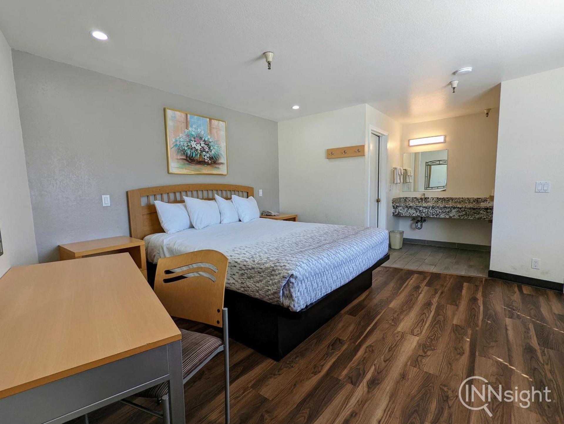 Royal Inn photo 51