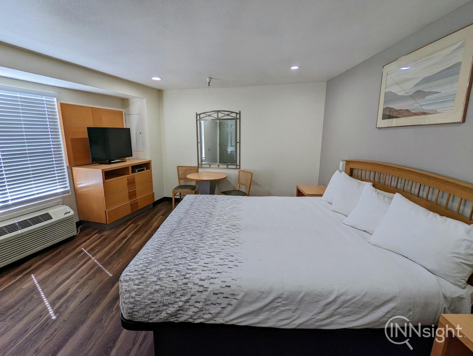 Royal Inn photo 49
