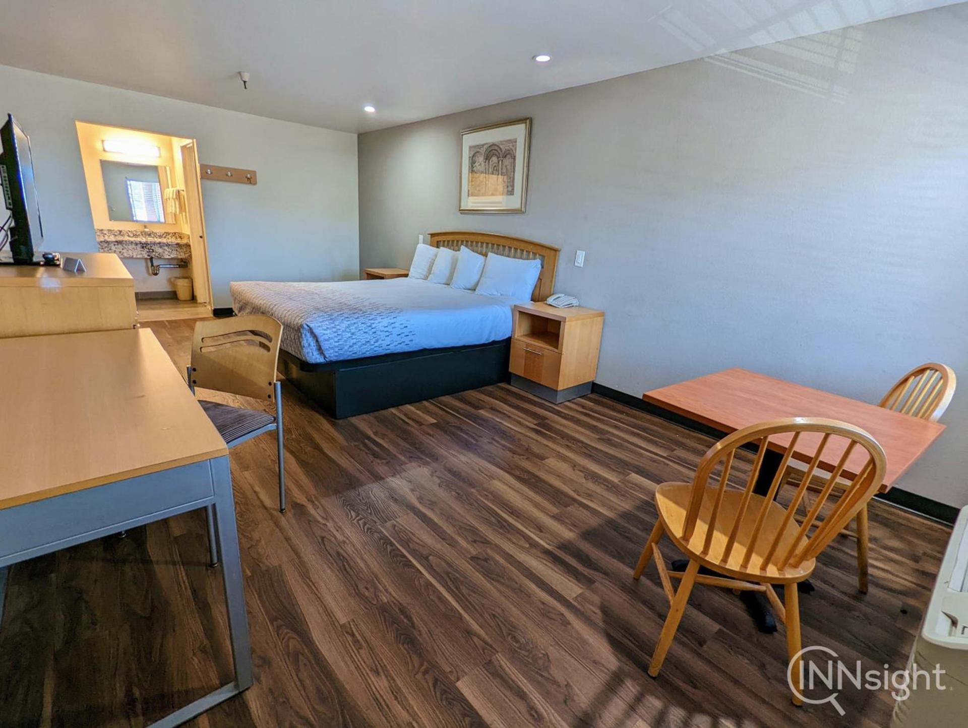 Royal Inn photo 40