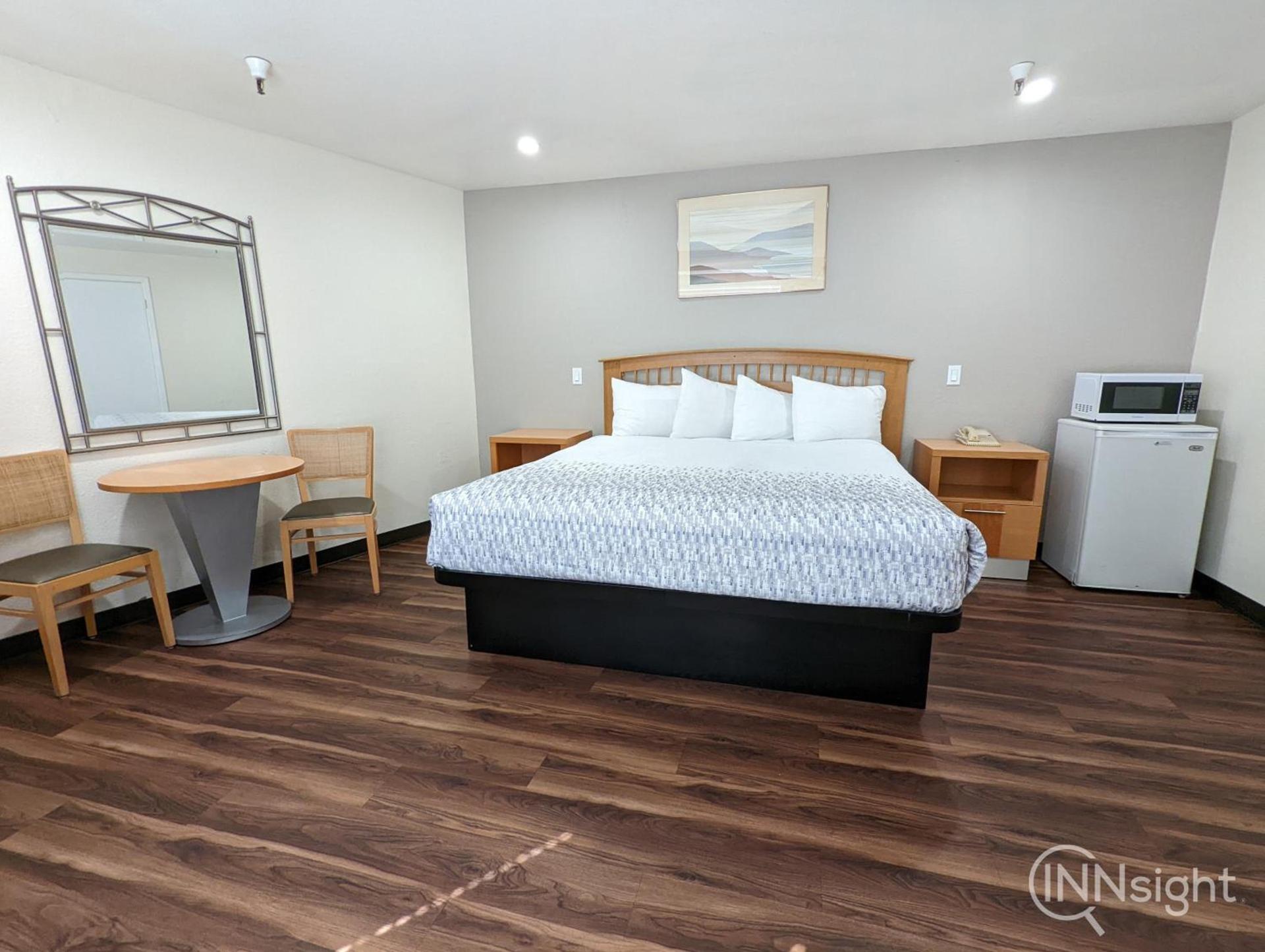 Royal Inn photo 59