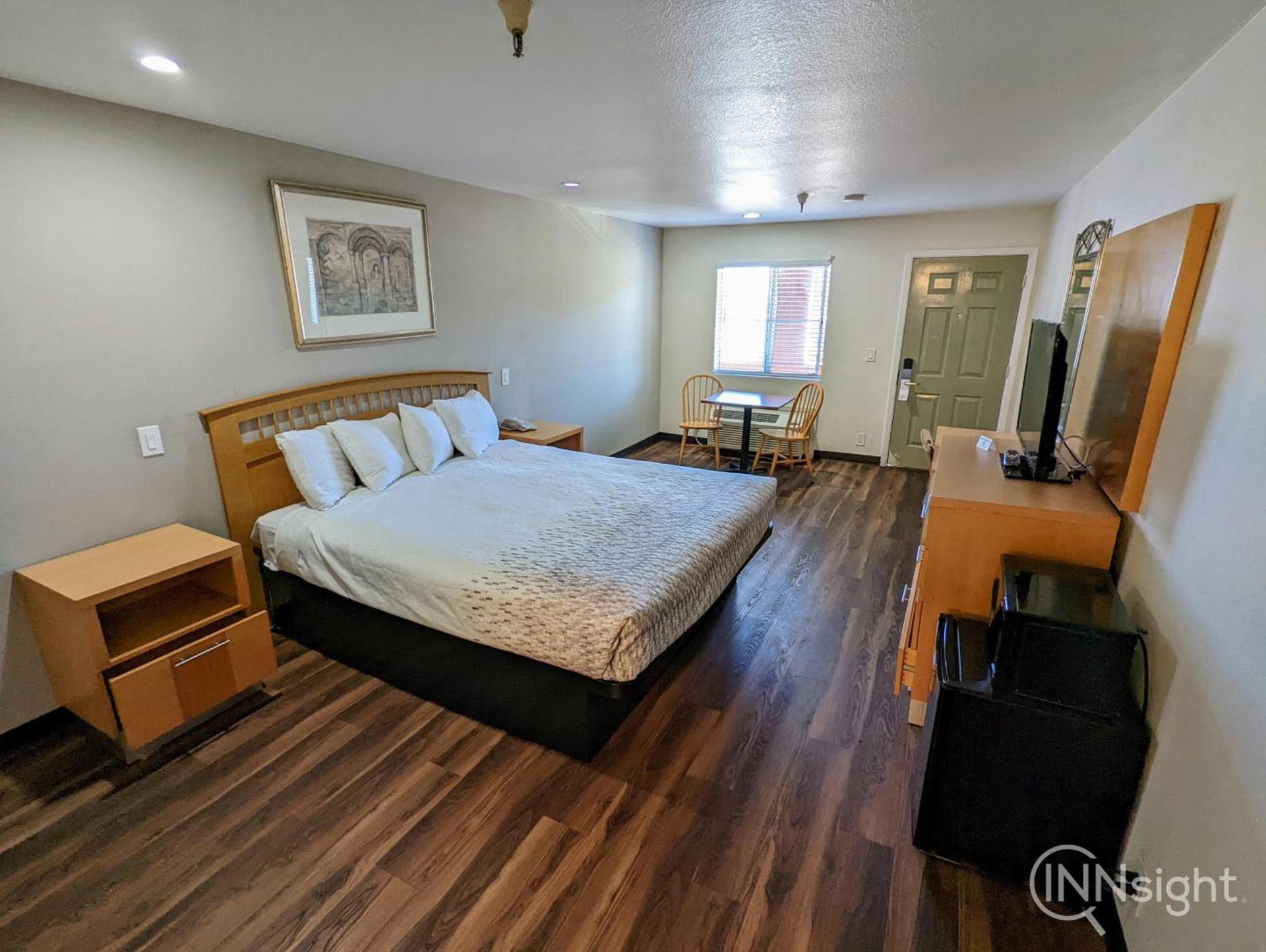 Royal Inn photo 62