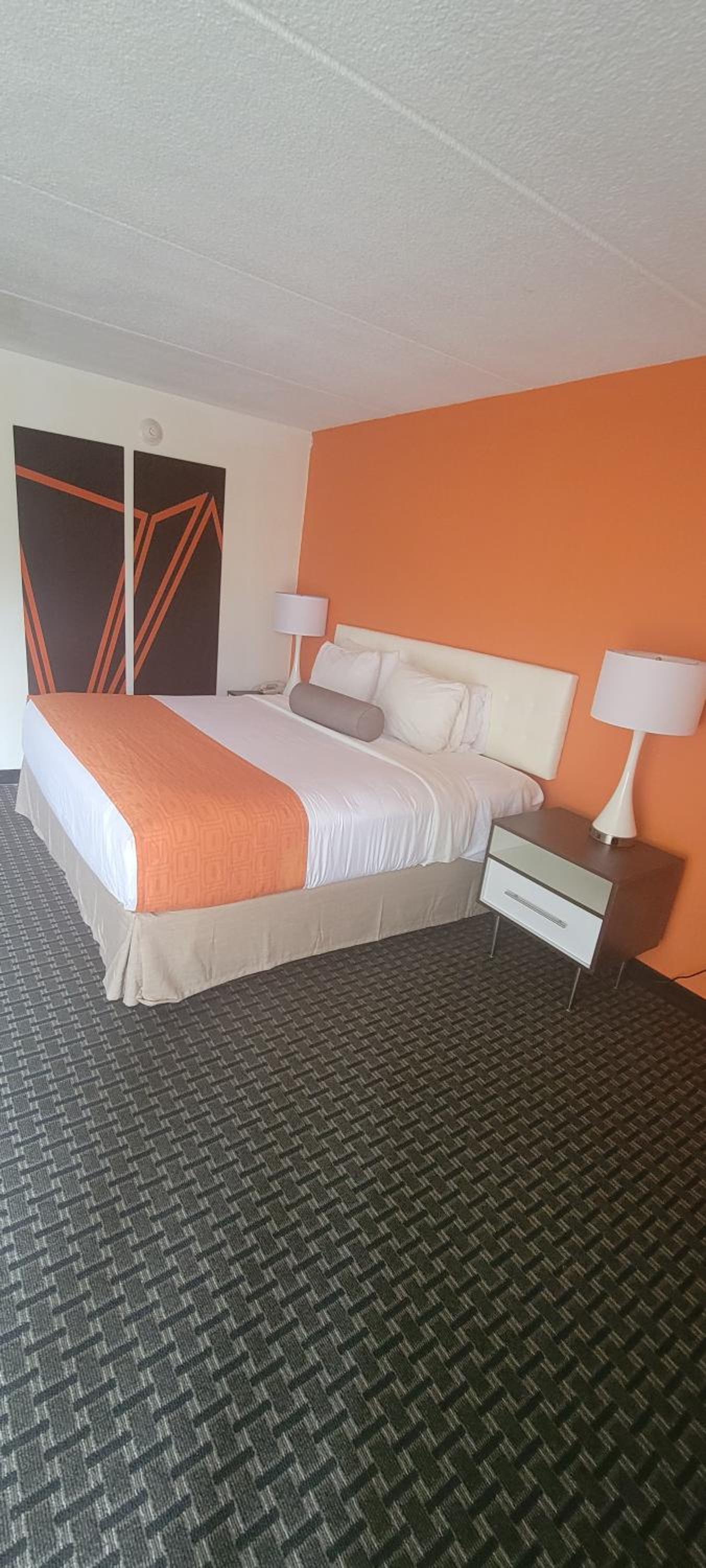 Howard Johnson by Wyndham Newburgh photo 31