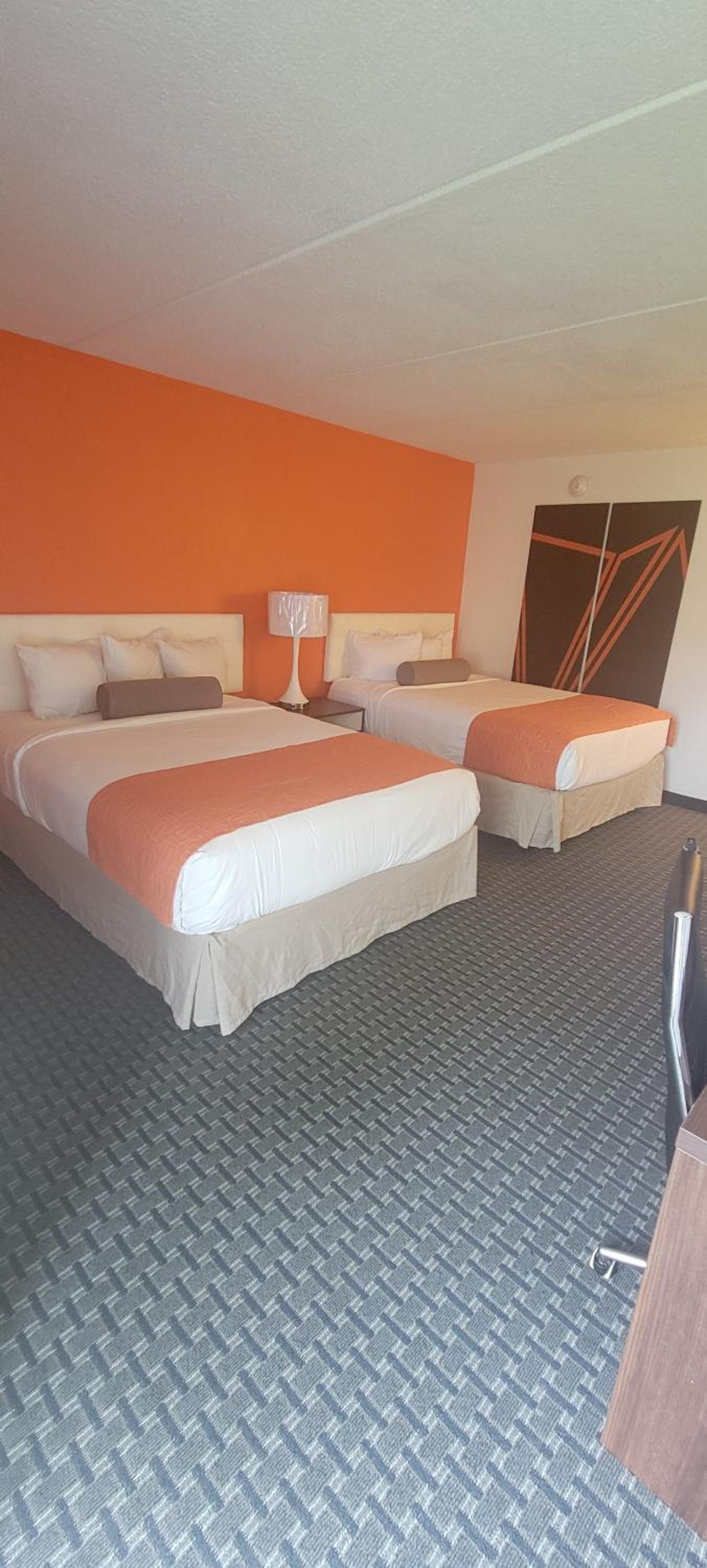 Howard Johnson by Wyndham Newburgh photo 17