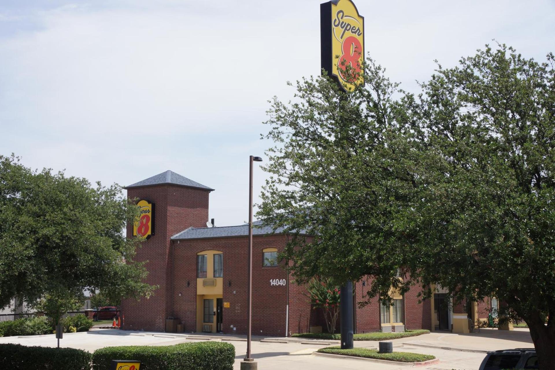 Super 8 by Wyndham Farmers Branch/North Dallas — hotel in Farmers Branch