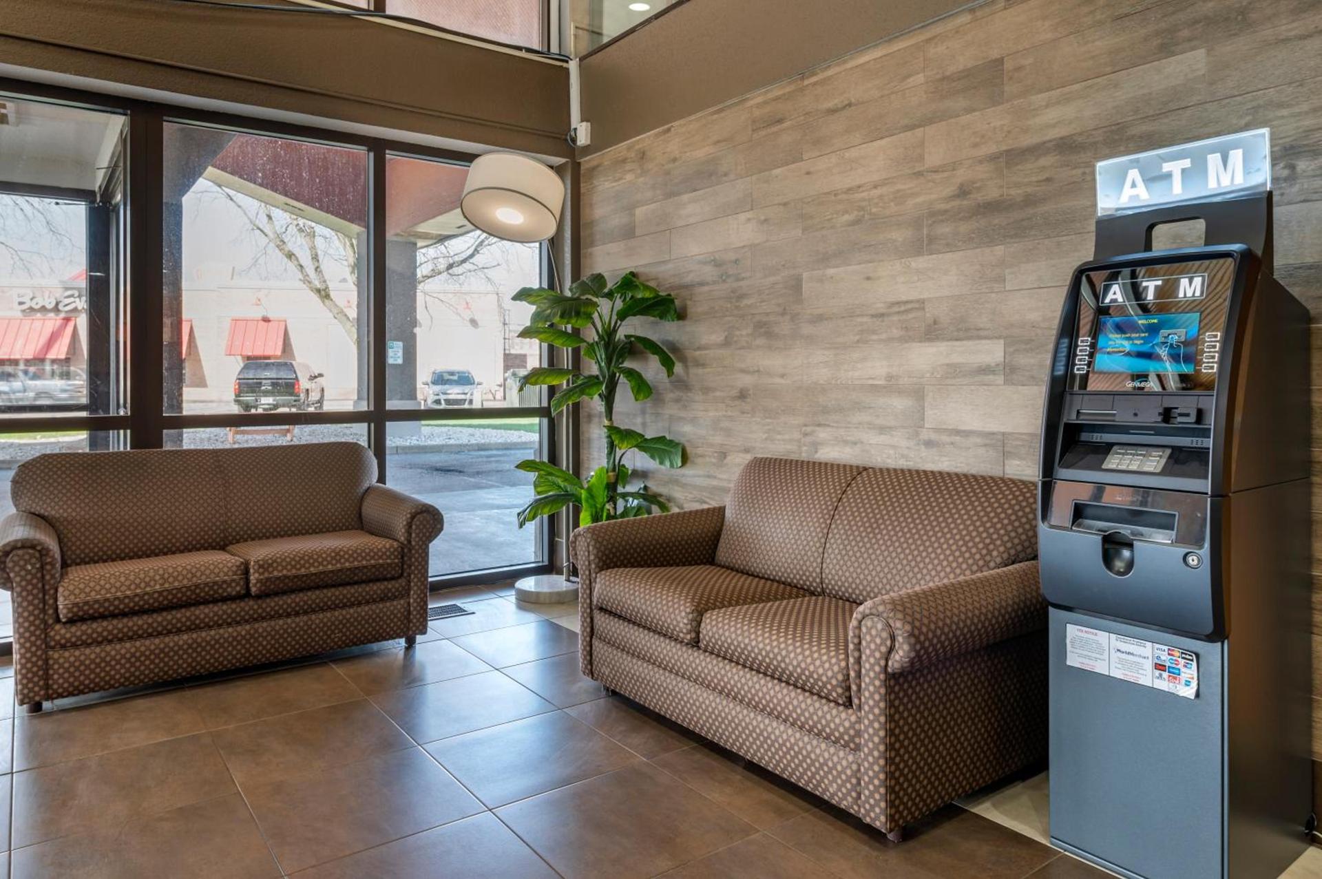 Suburban Studios Lafayette photo 40