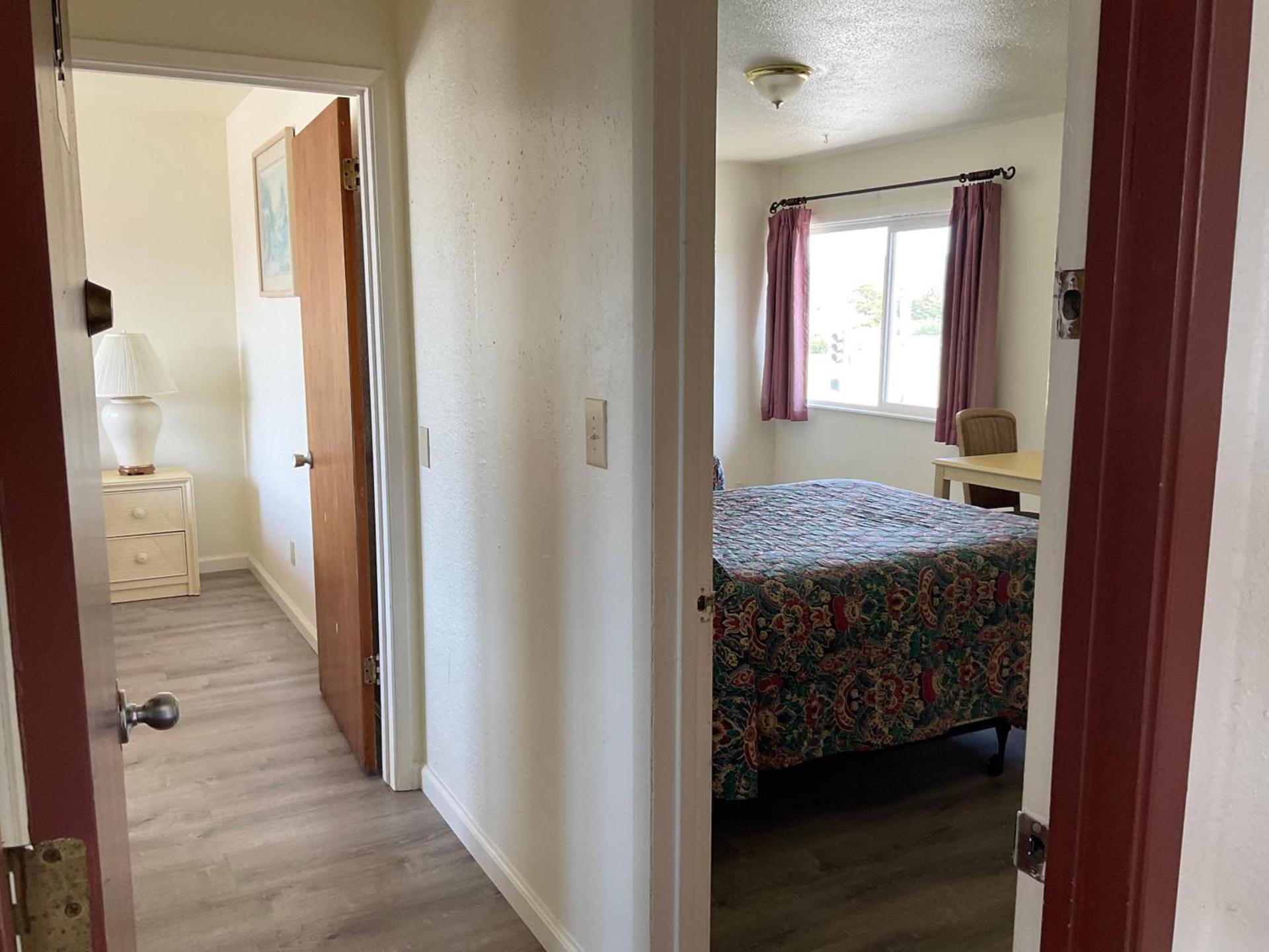 Front Street Inn photo 11