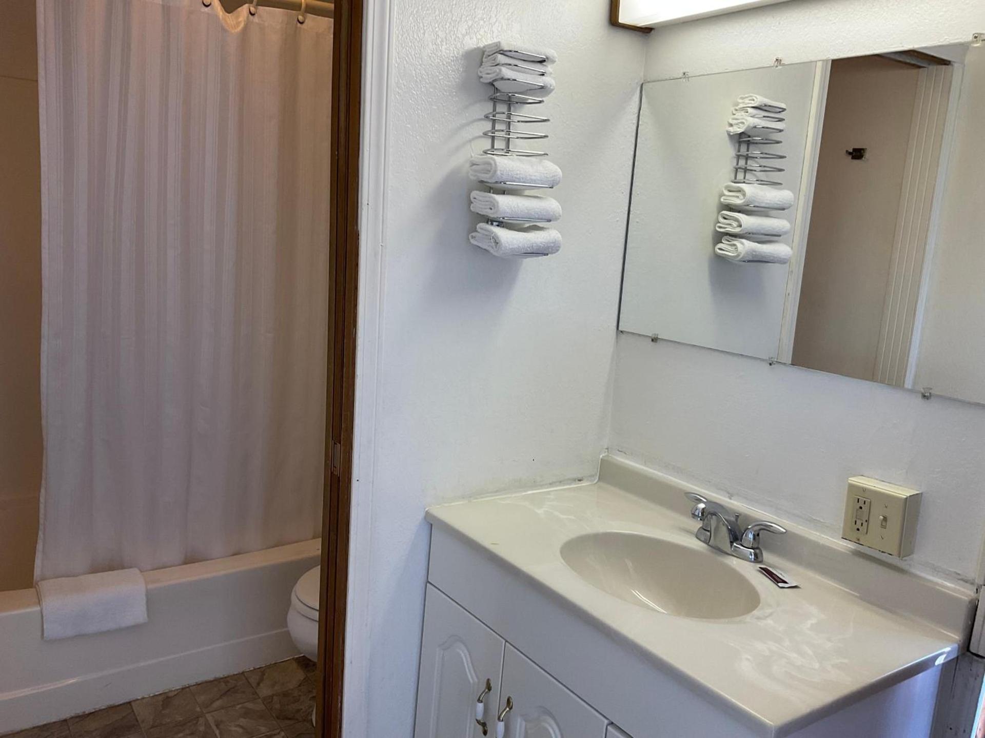 Front Street Inn photo 20